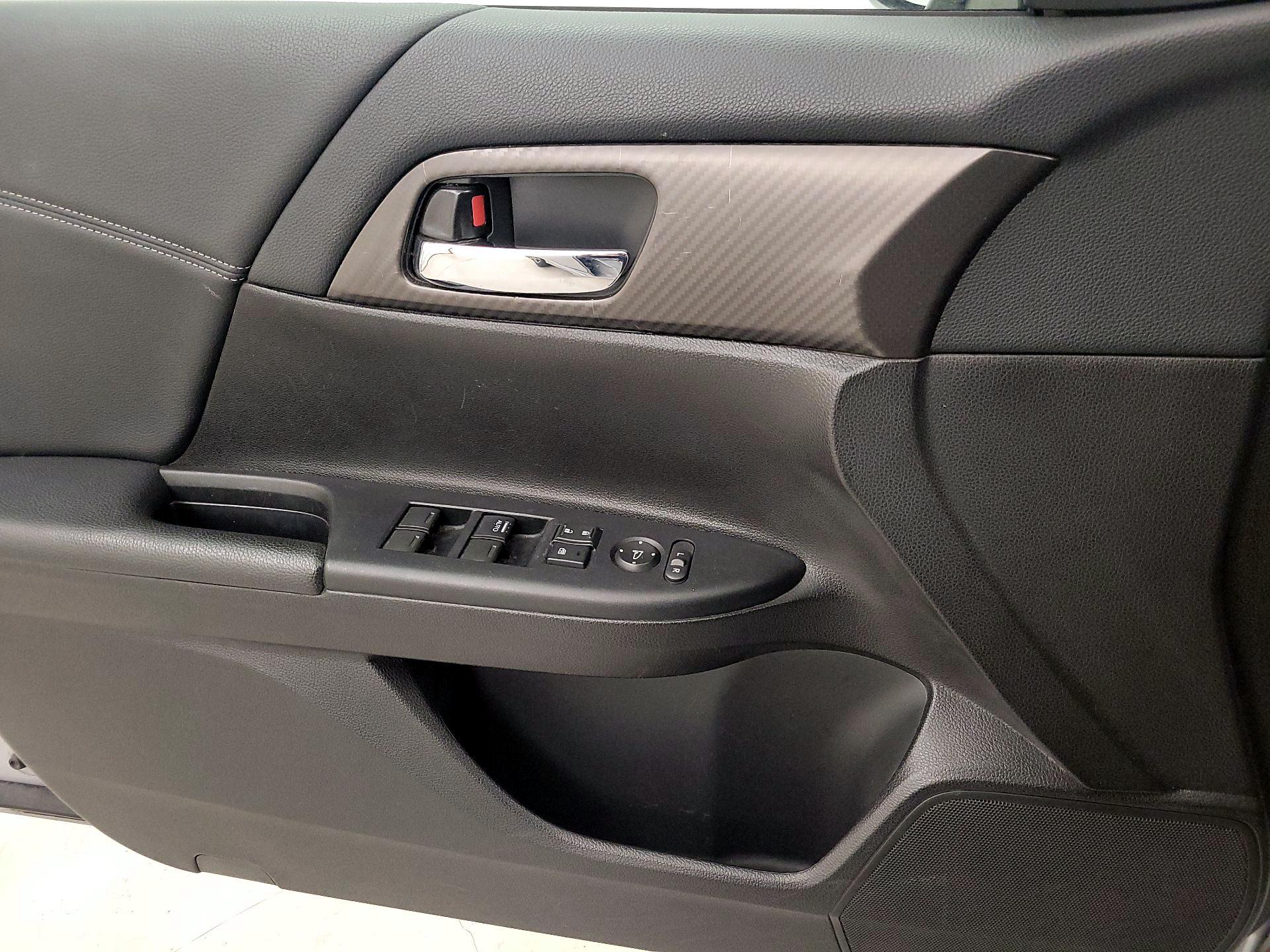 Thumbnail: 2016 Honda Accord - 12