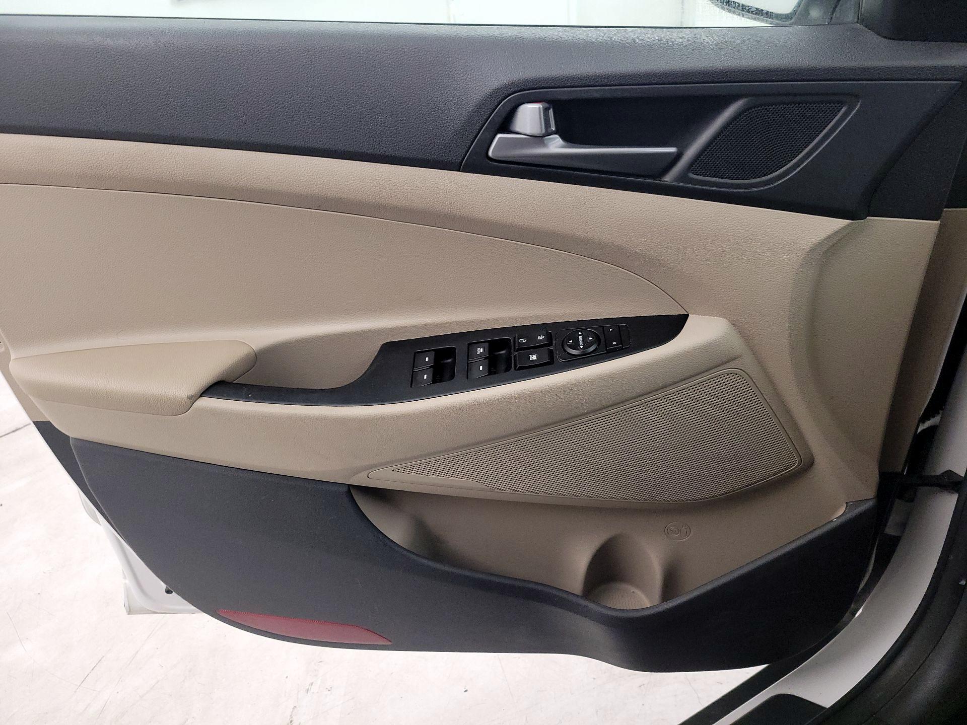 Thumbnail: 2017 Hyundai Tucson - 12