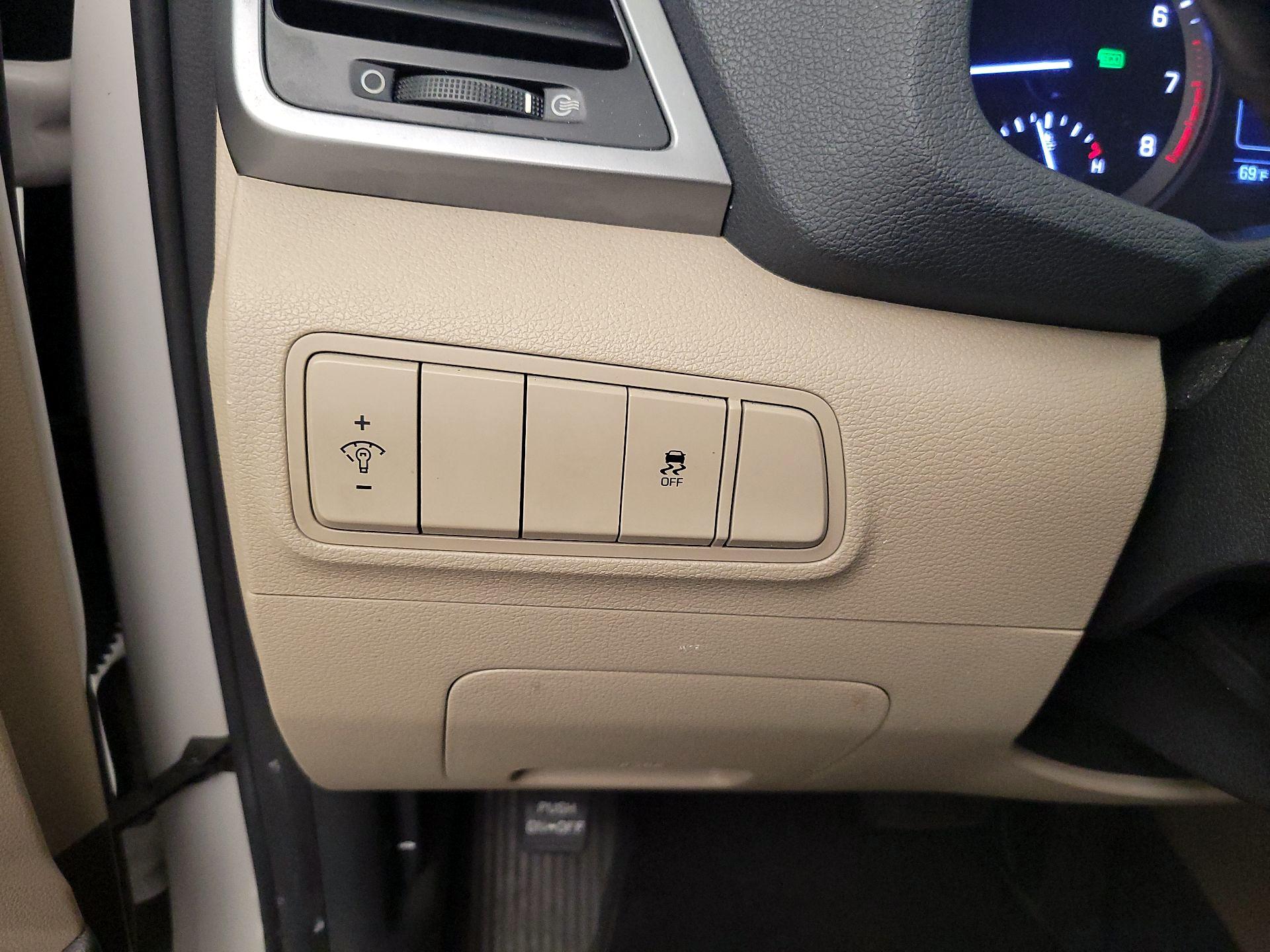 Thumbnail: 2017 Hyundai Tucson - 13