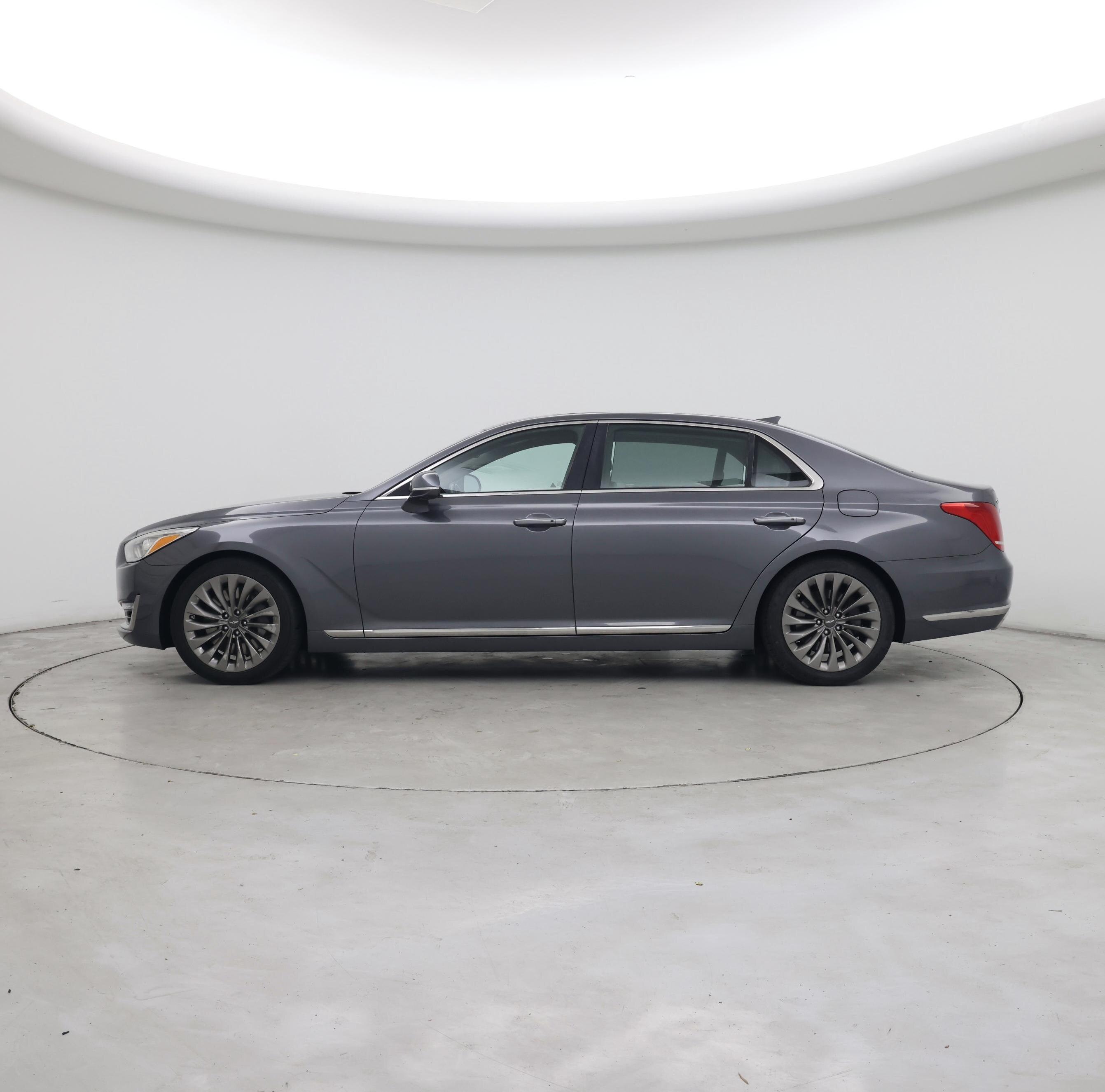 Thumbnail: 2017 Genesis G90 - 3