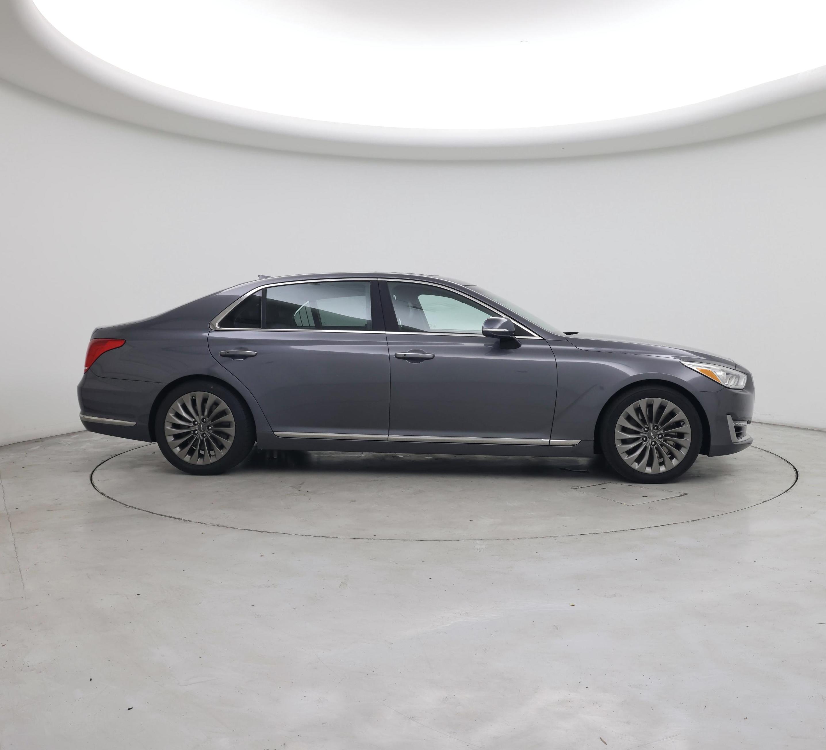 Thumbnail: 2017 Genesis G90 - 7