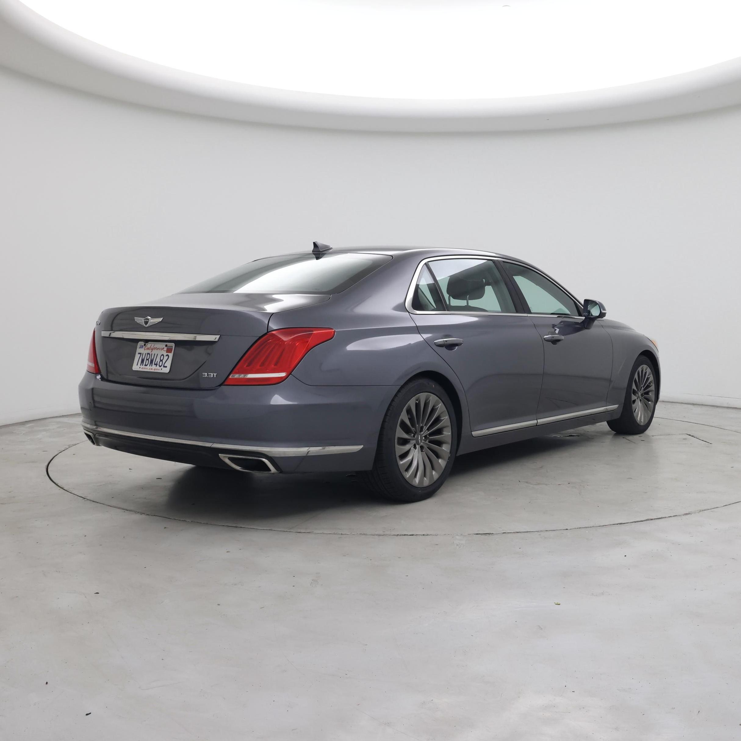 Thumbnail: 2017 Genesis G90 - 8