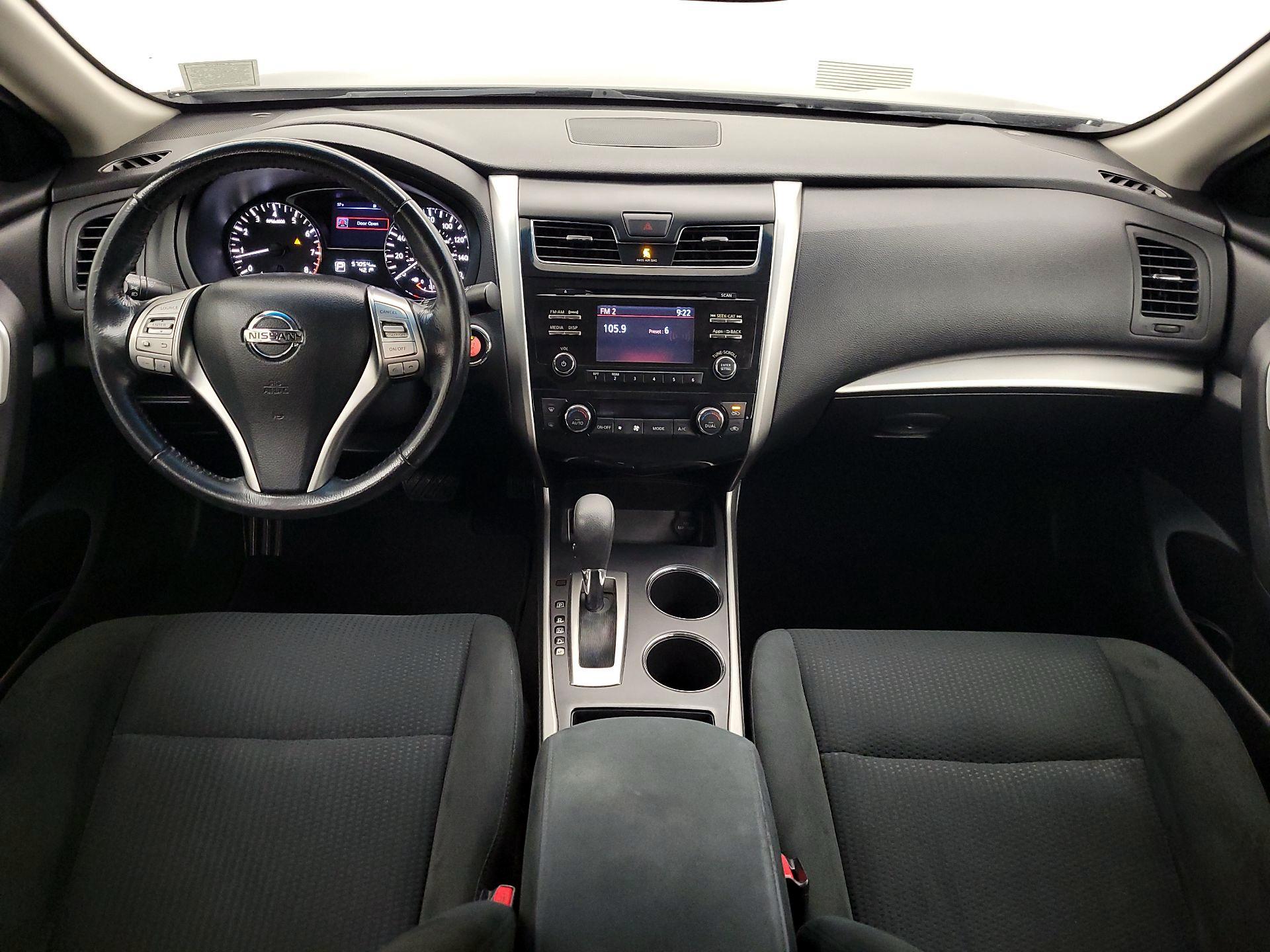 Thumbnail: 2015 Nissan Altima - 9