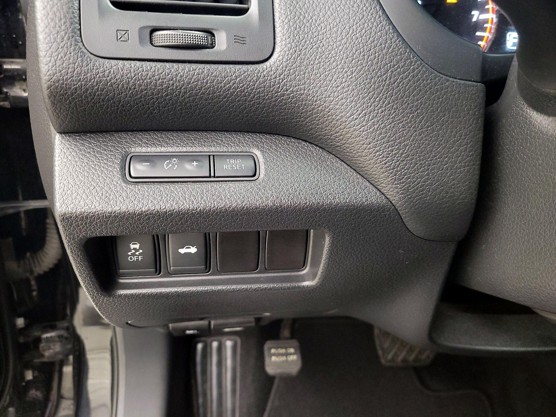 Thumbnail: 2015 Nissan Altima - 13