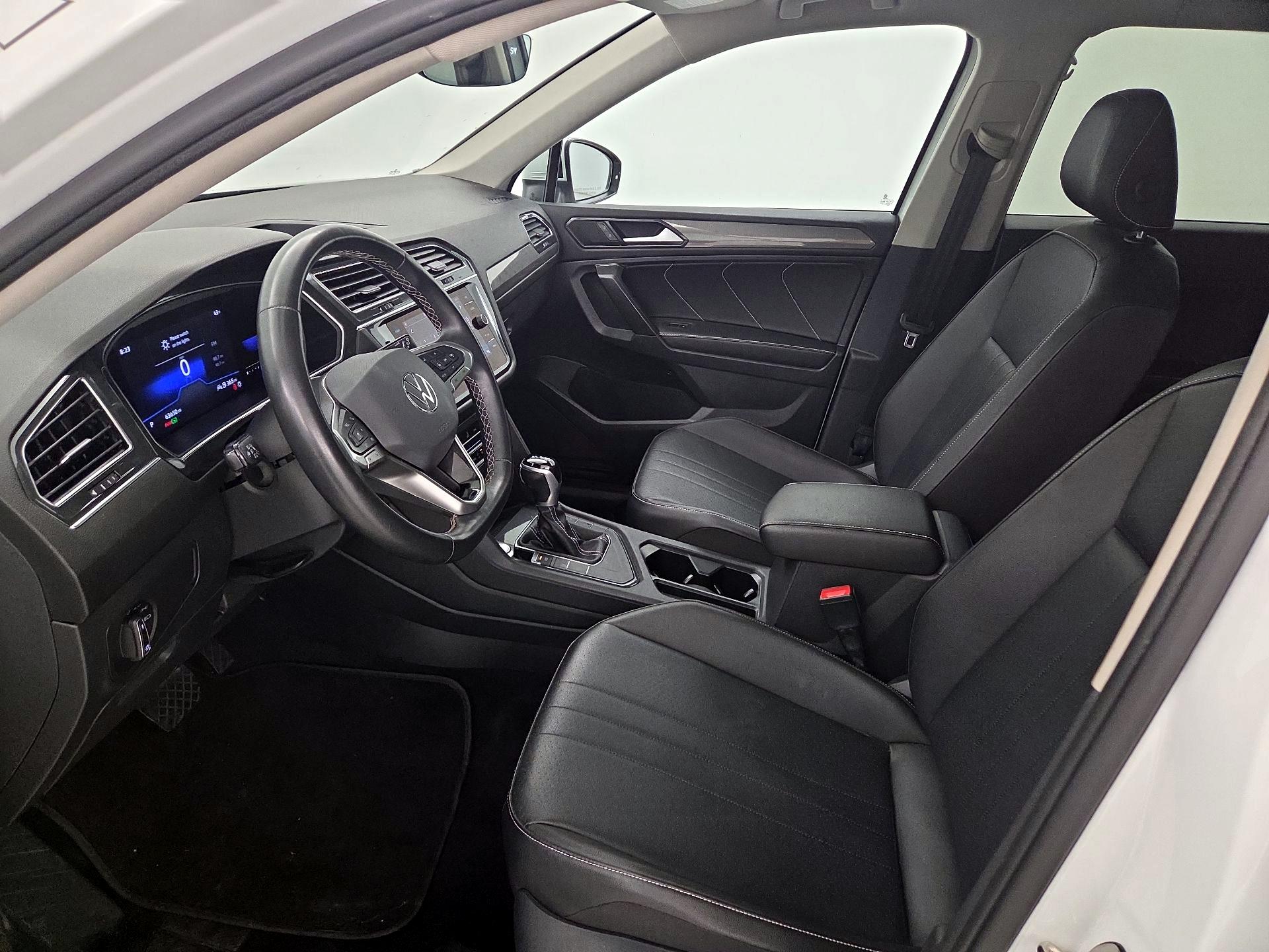 Thumbnail: 2022 Volkswagen Tiguan - 11