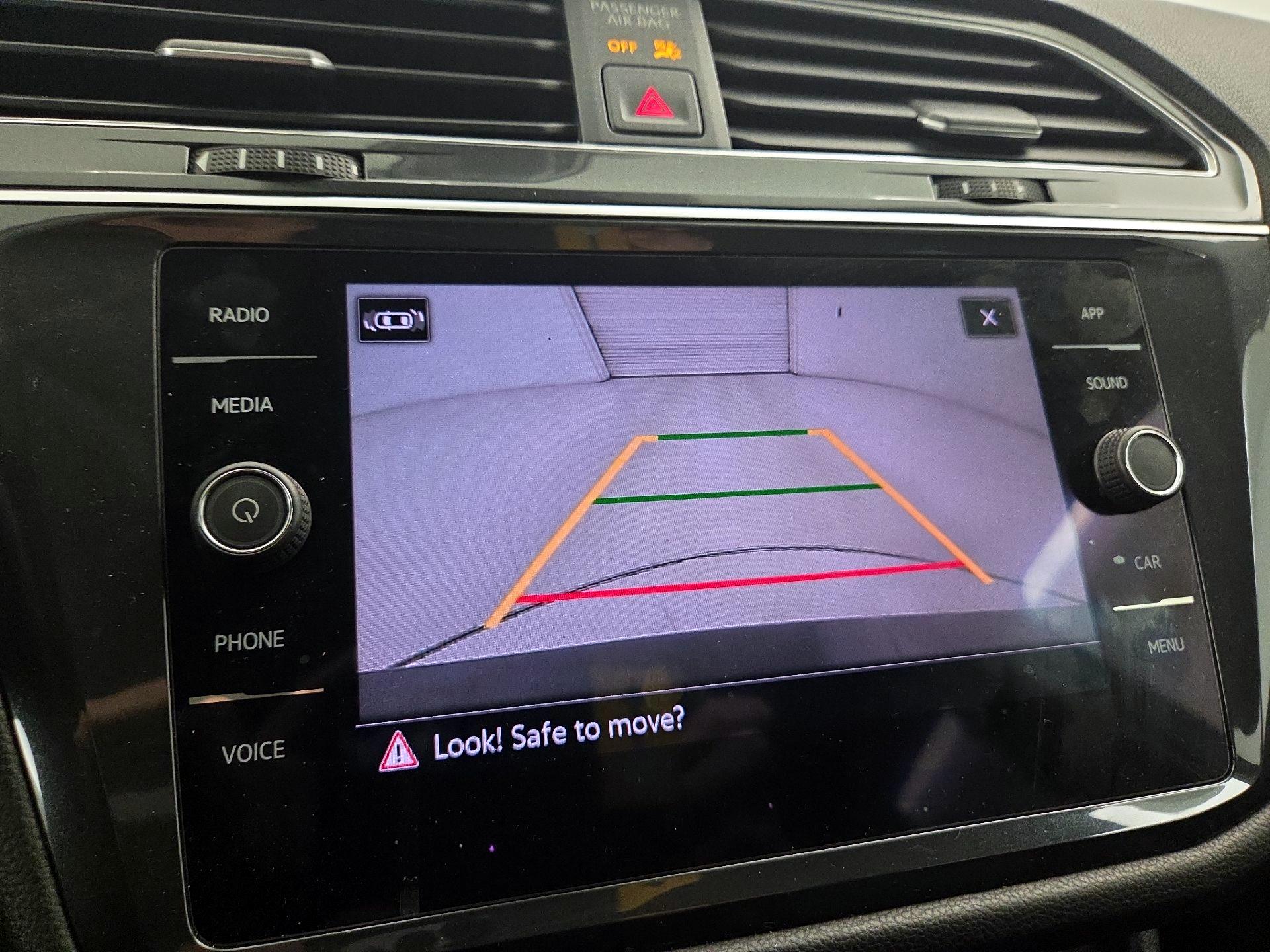 Thumbnail: 2022 Volkswagen Tiguan - 14