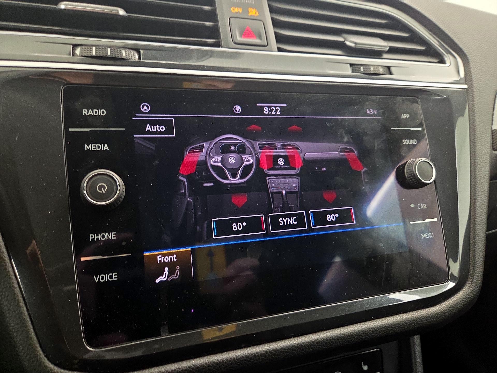 Thumbnail: 2022 Volkswagen Tiguan - 16