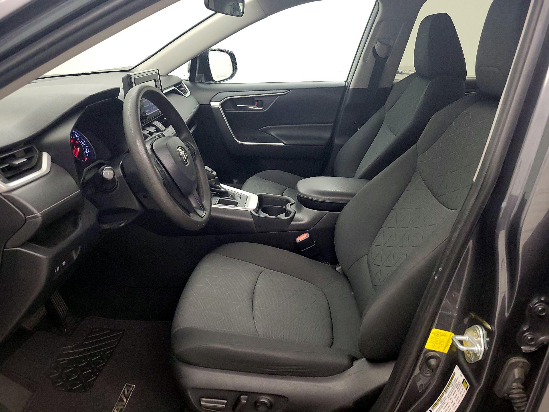 Thumbnail: 2020 Toyota RAV4 - 11