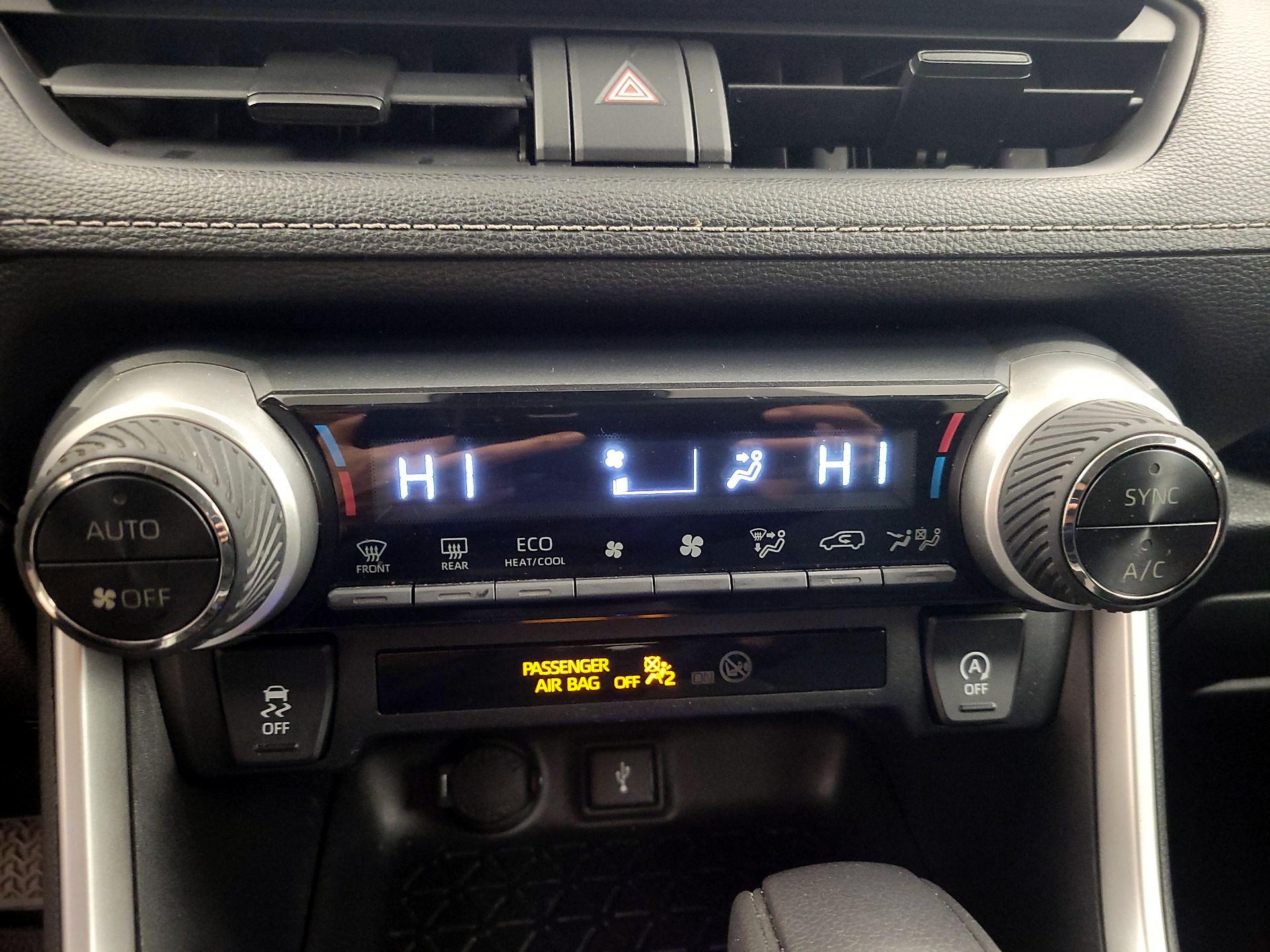 Thumbnail: 2020 Toyota RAV4 - 16