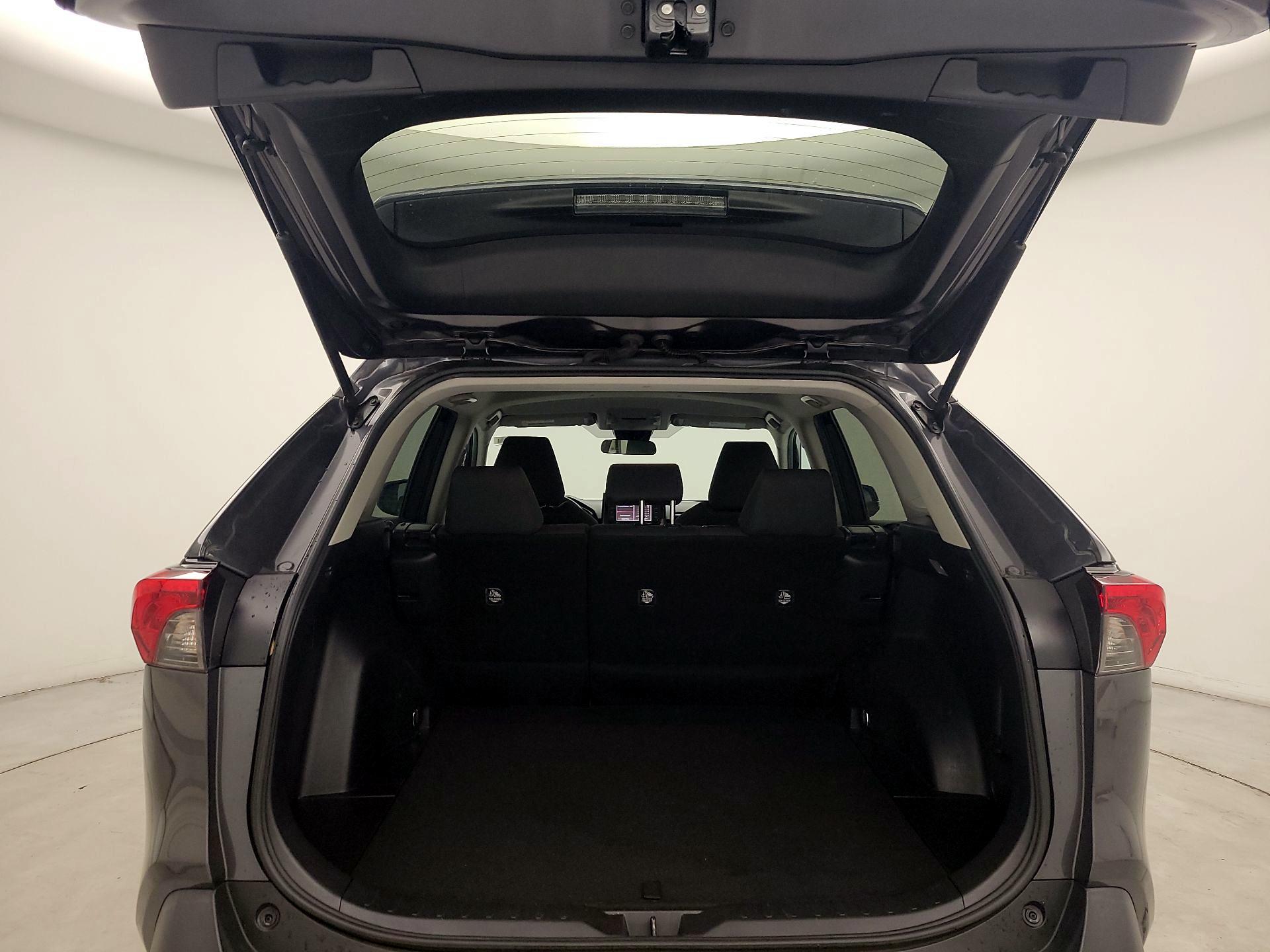 Thumbnail: 2020 Toyota RAV4 - 20