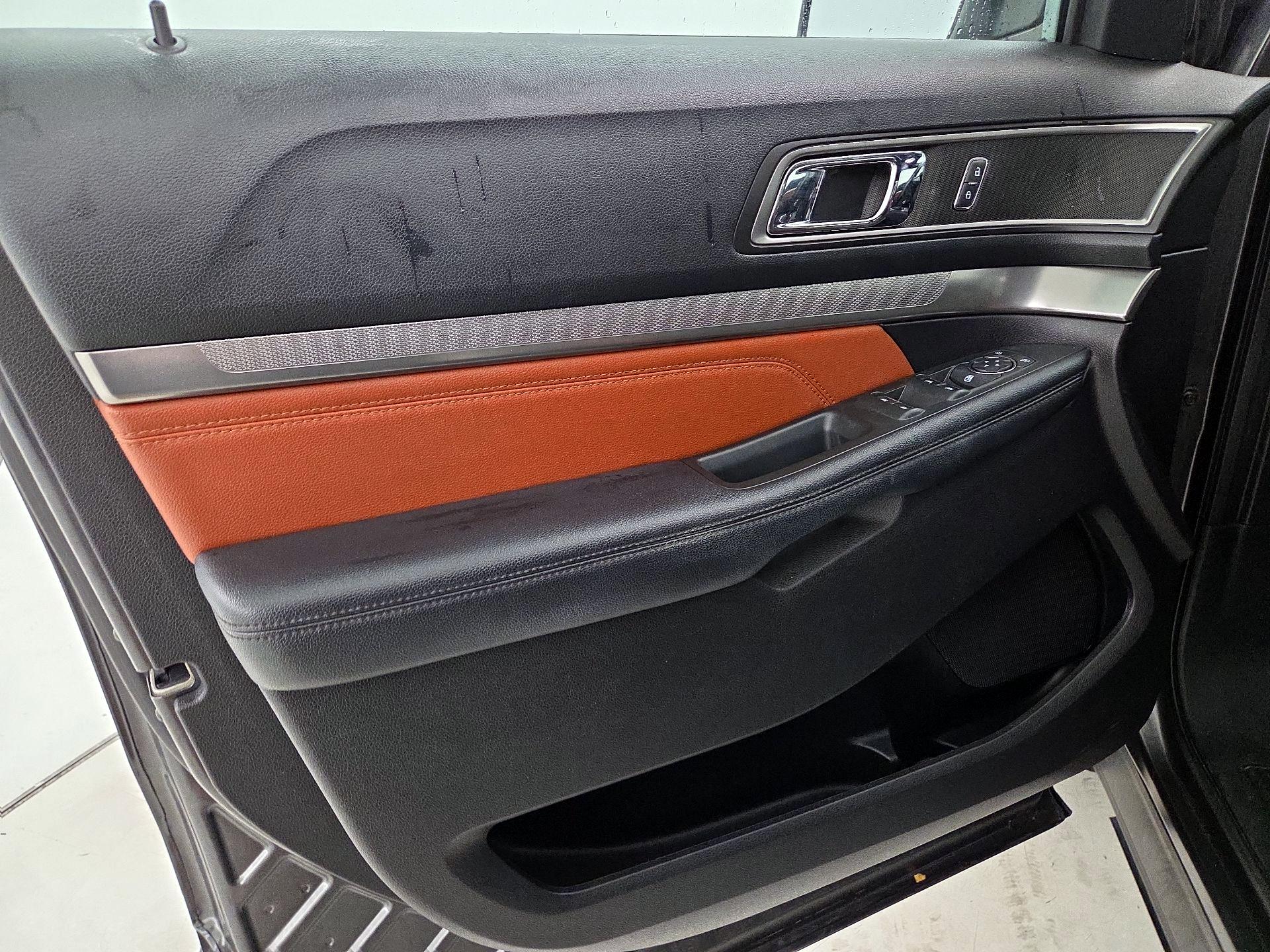 Thumbnail: 2019 Ford Explorer - 12