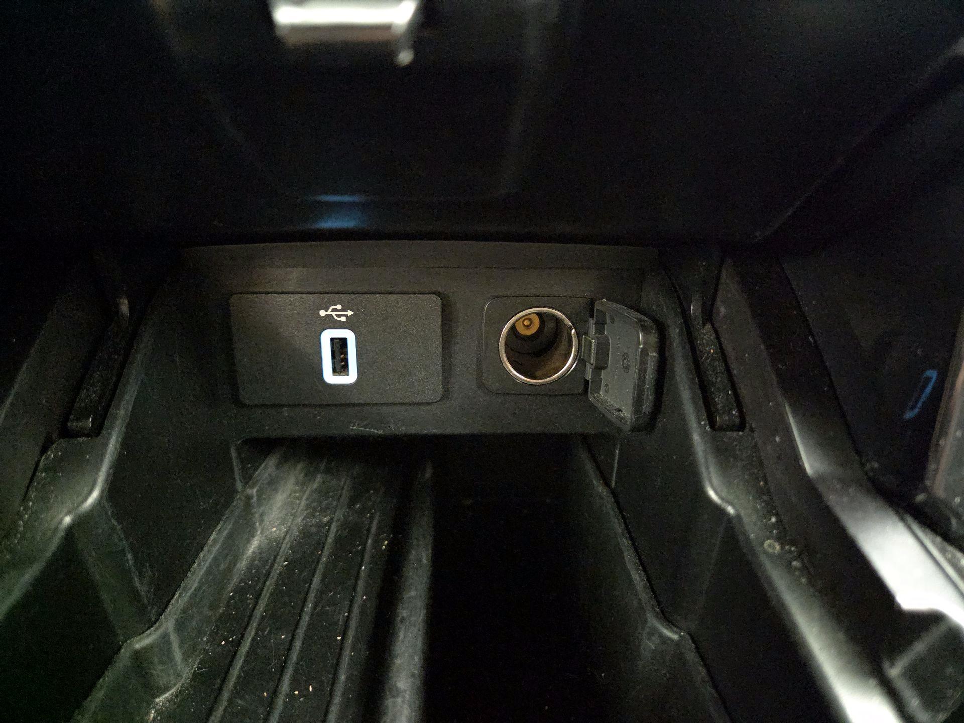 Thumbnail: 2019 Ford Explorer - 19