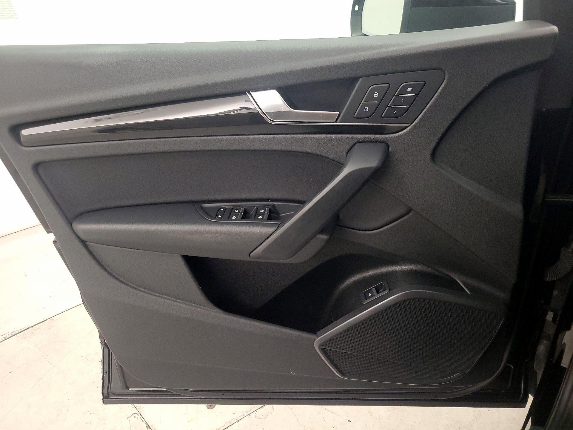 Thumbnail: 2020 Audi Q5 - 12