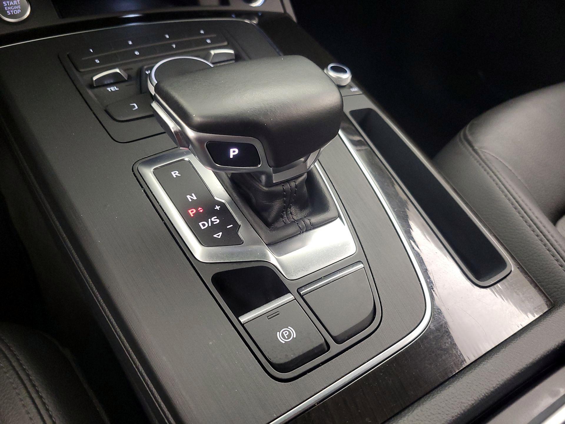 Thumbnail: 2020 Audi Q5 - 17