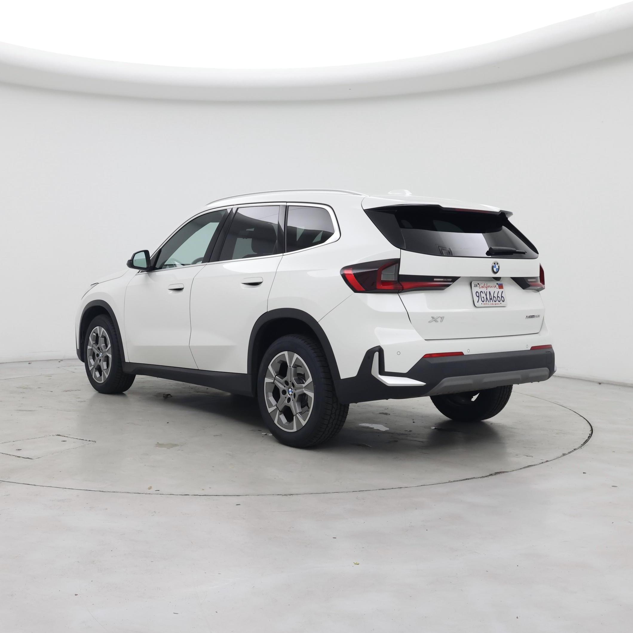 Thumbnail: 2023 BMW X1 - 2