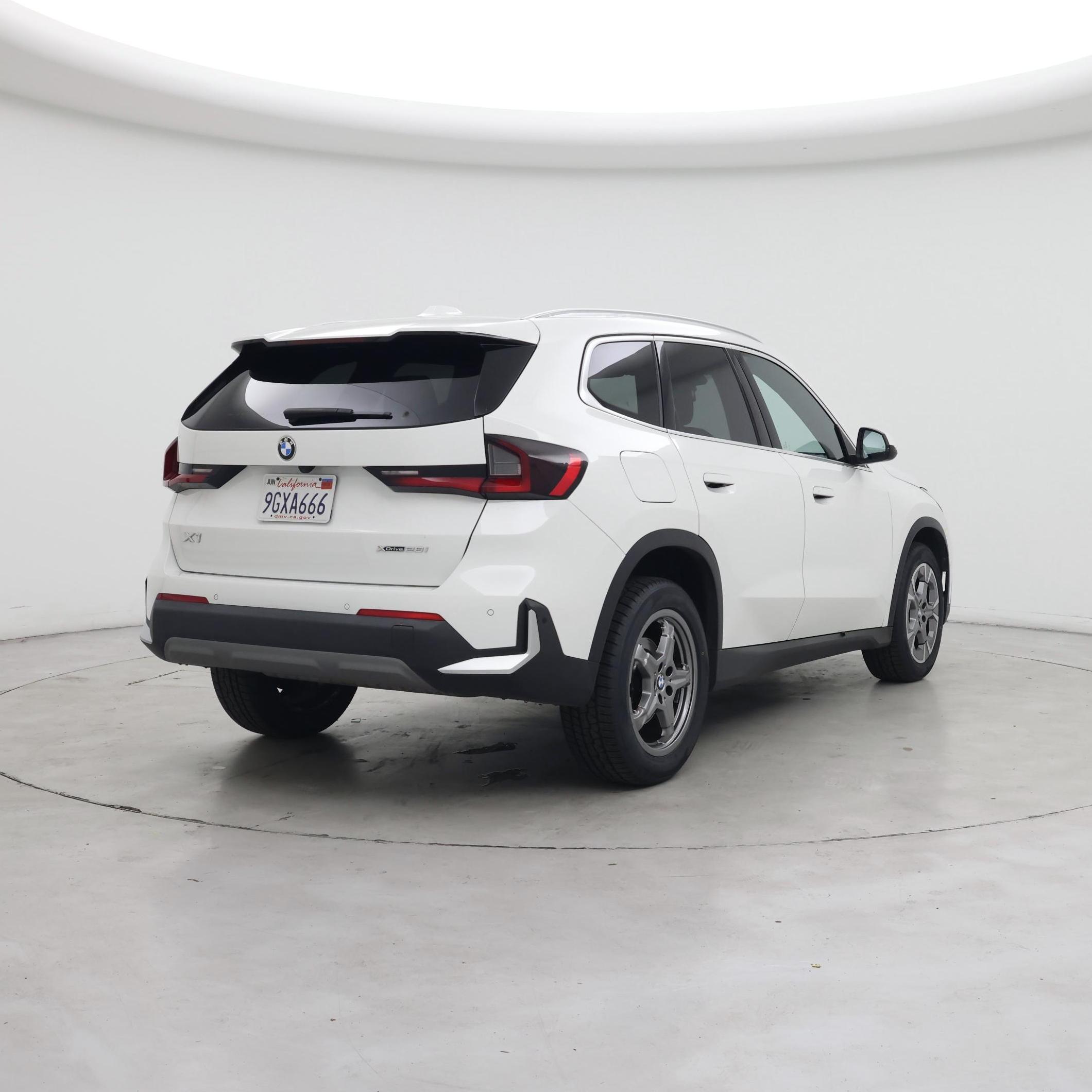 Thumbnail: 2023 BMW X1 - 8