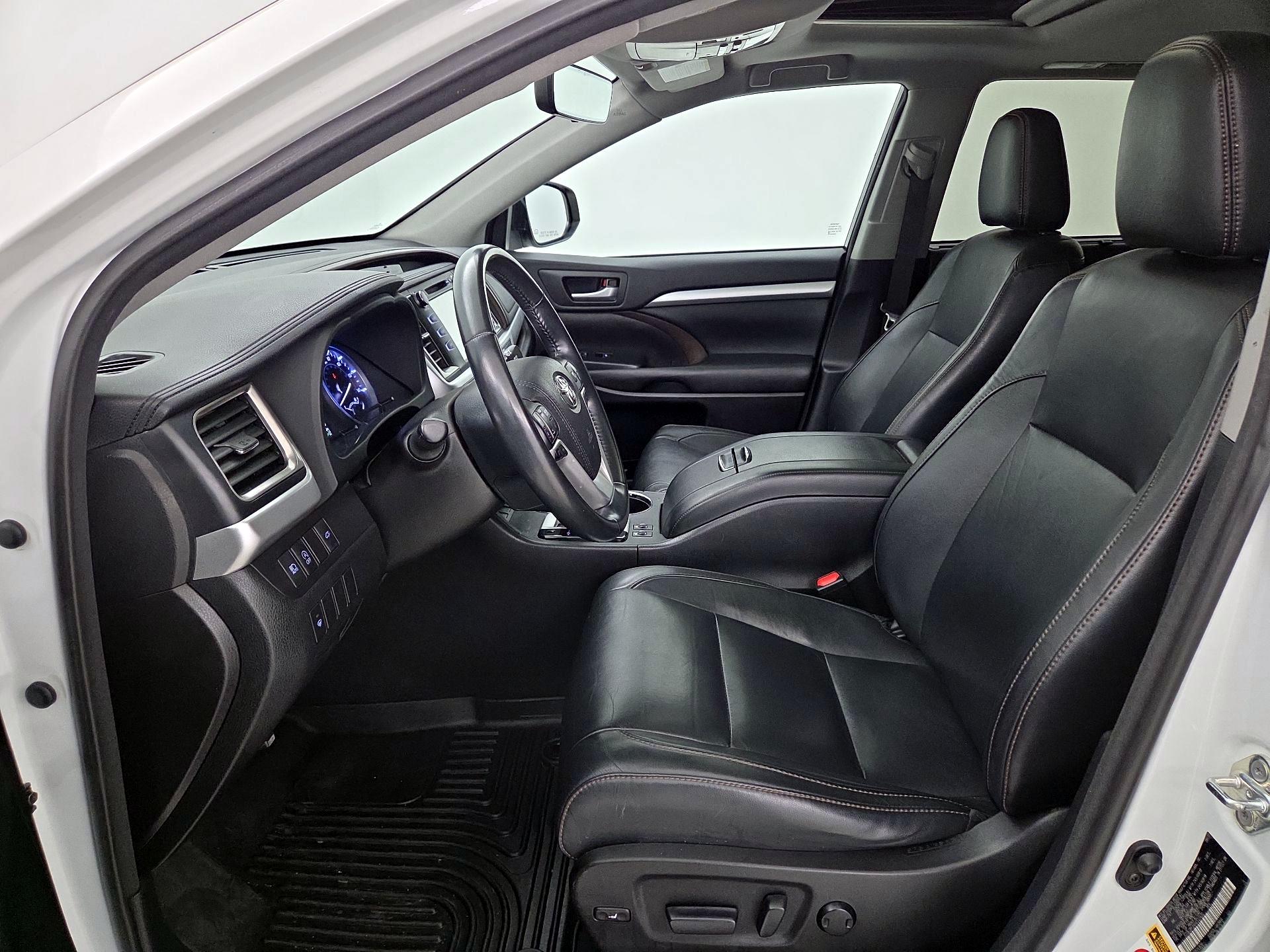 Thumbnail: 2017 Toyota Highlander - 11