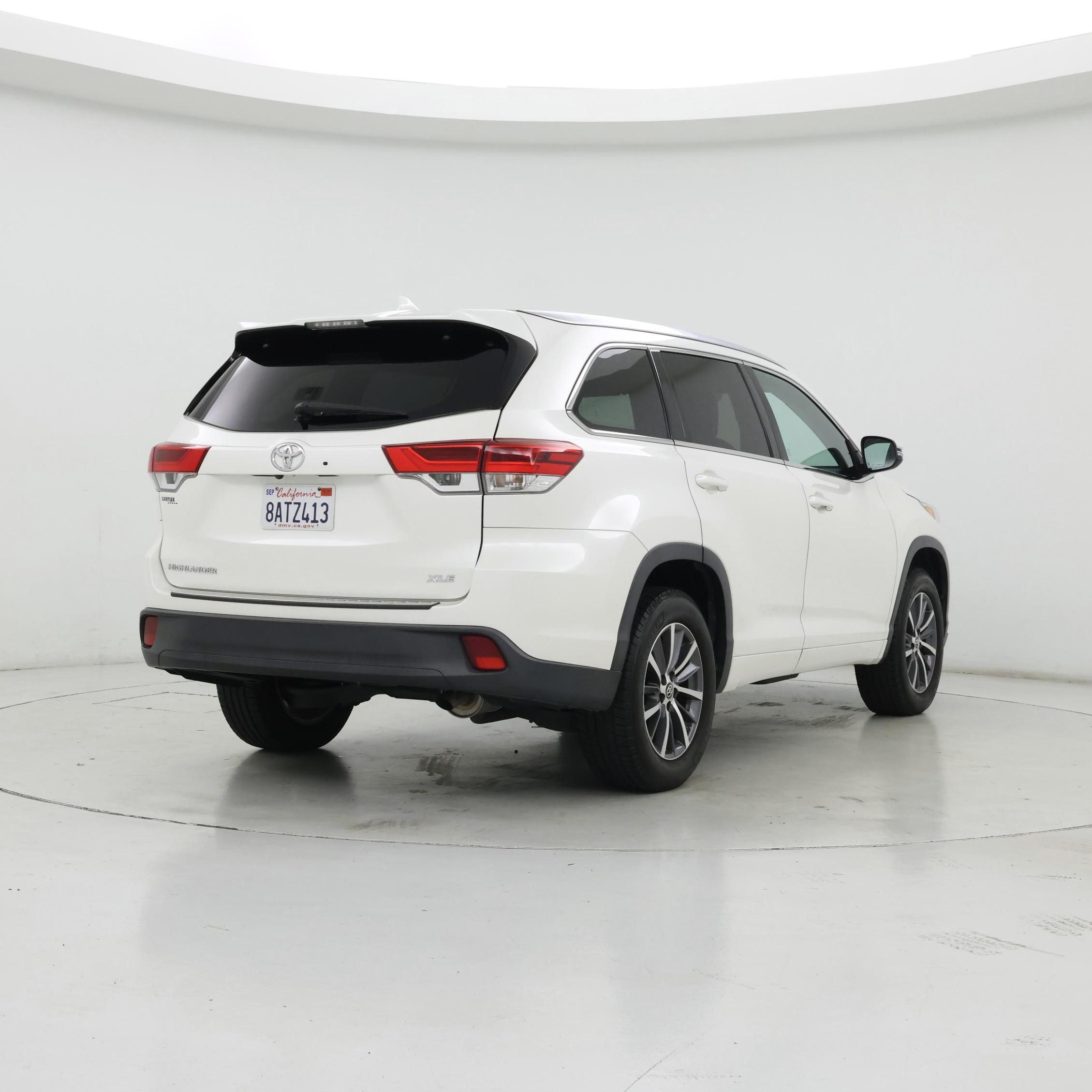 Thumbnail: 2017 Toyota Highlander - 8