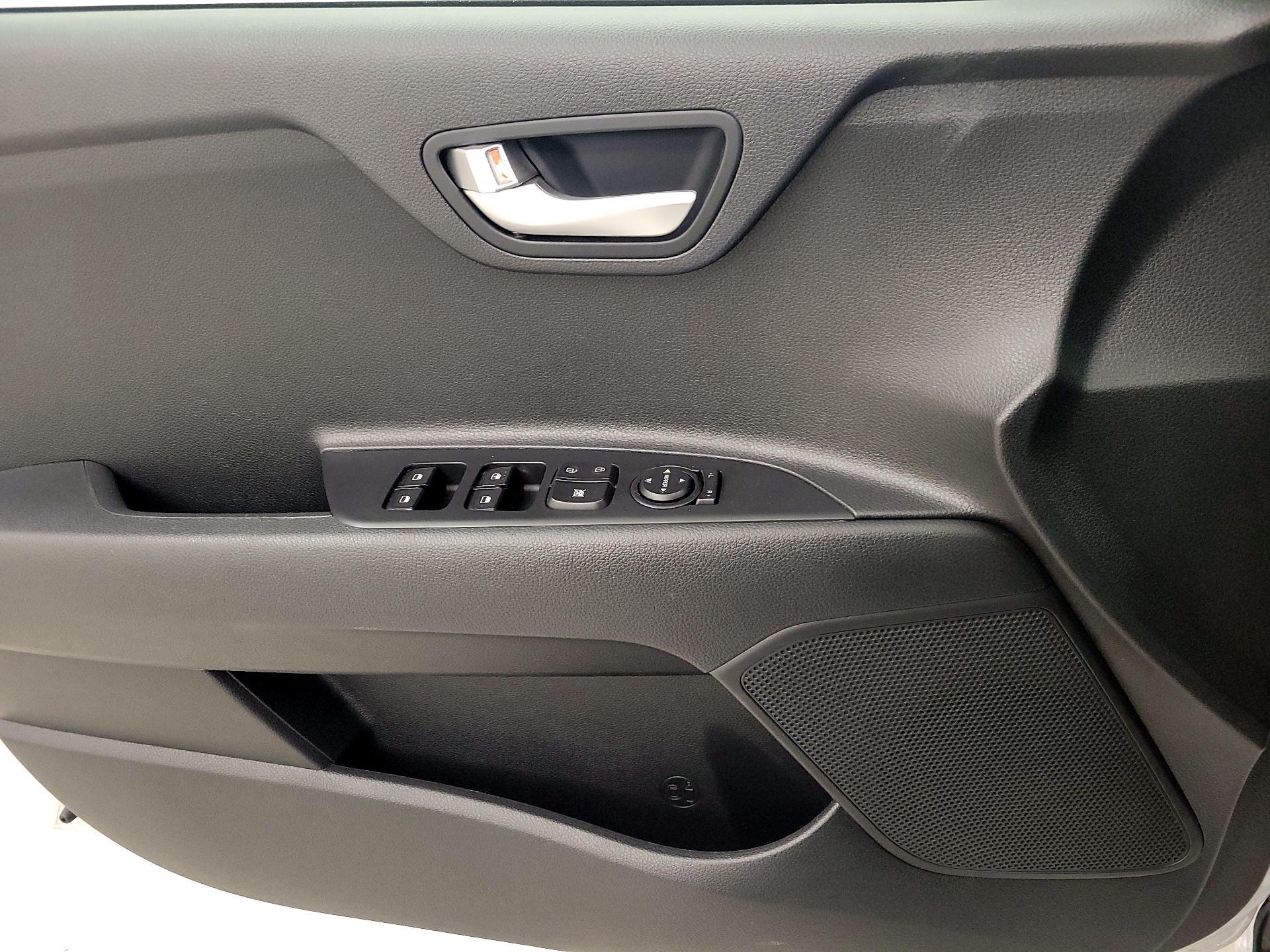 Thumbnail: 2023 Kia Rio - 12