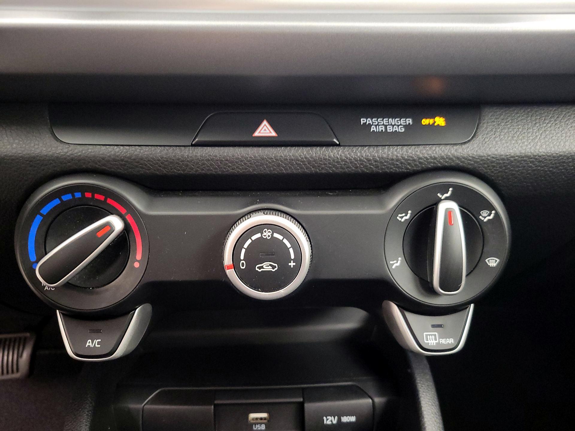 Thumbnail: 2023 Kia Rio - 16