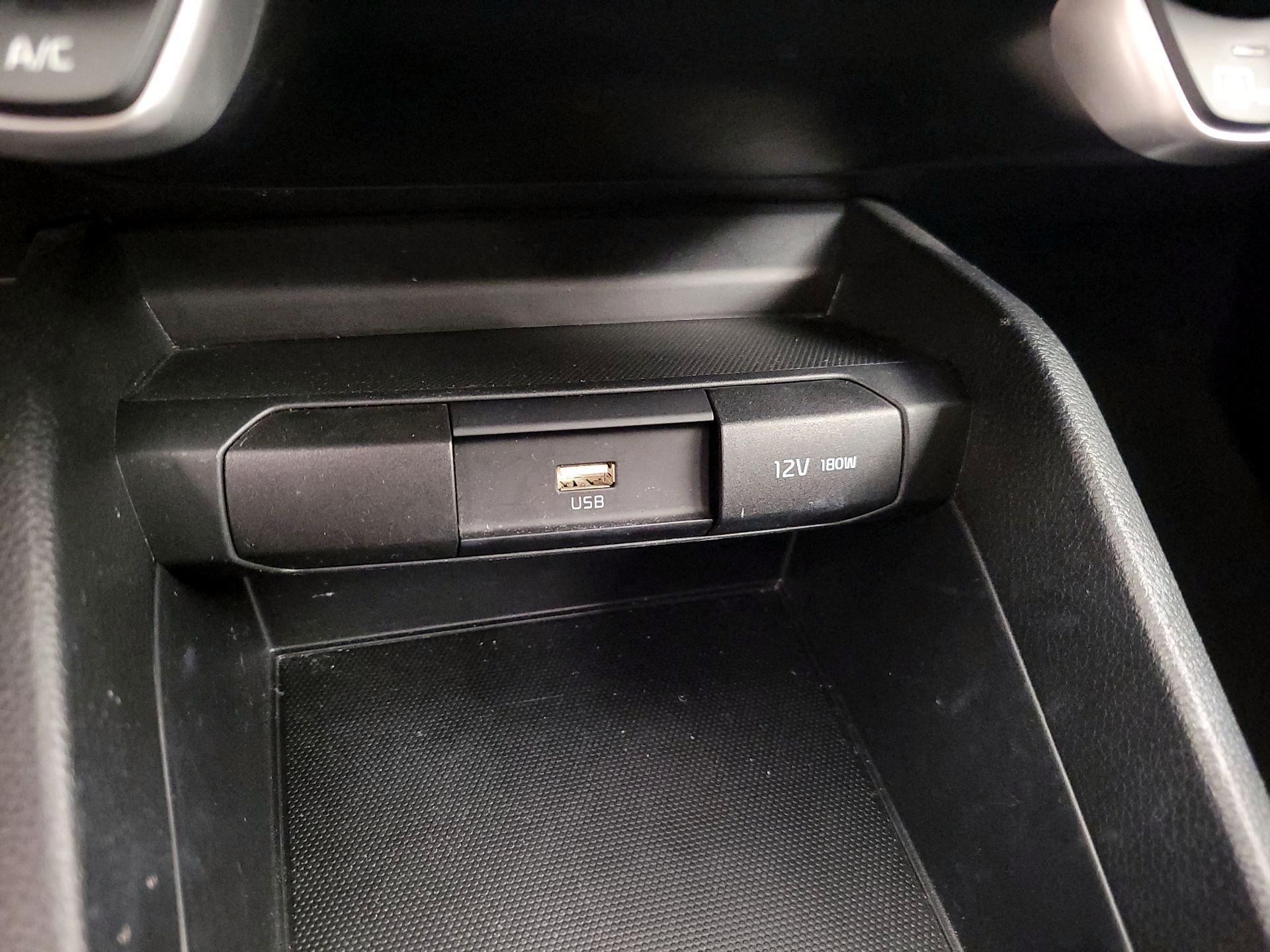 Thumbnail: 2023 Kia Rio - 18