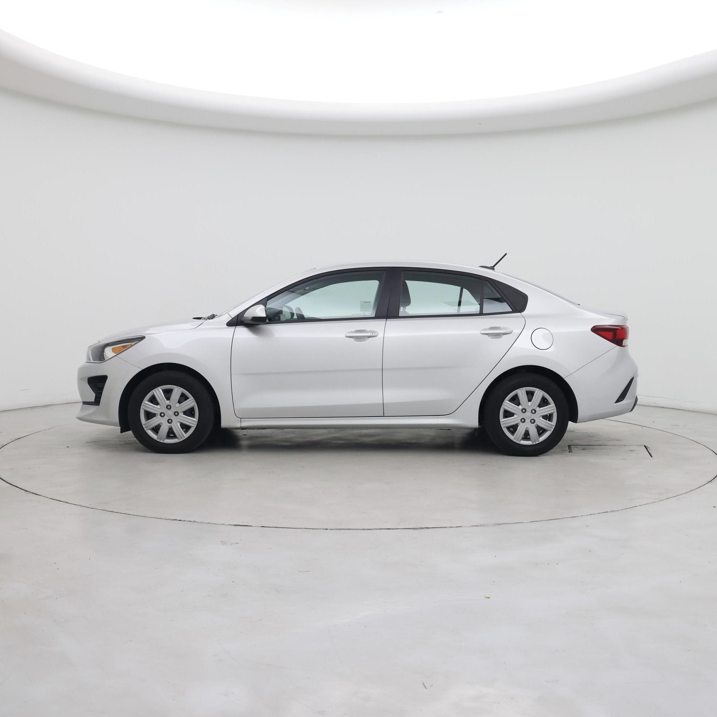 Thumbnail: 2023 Kia Rio - 3