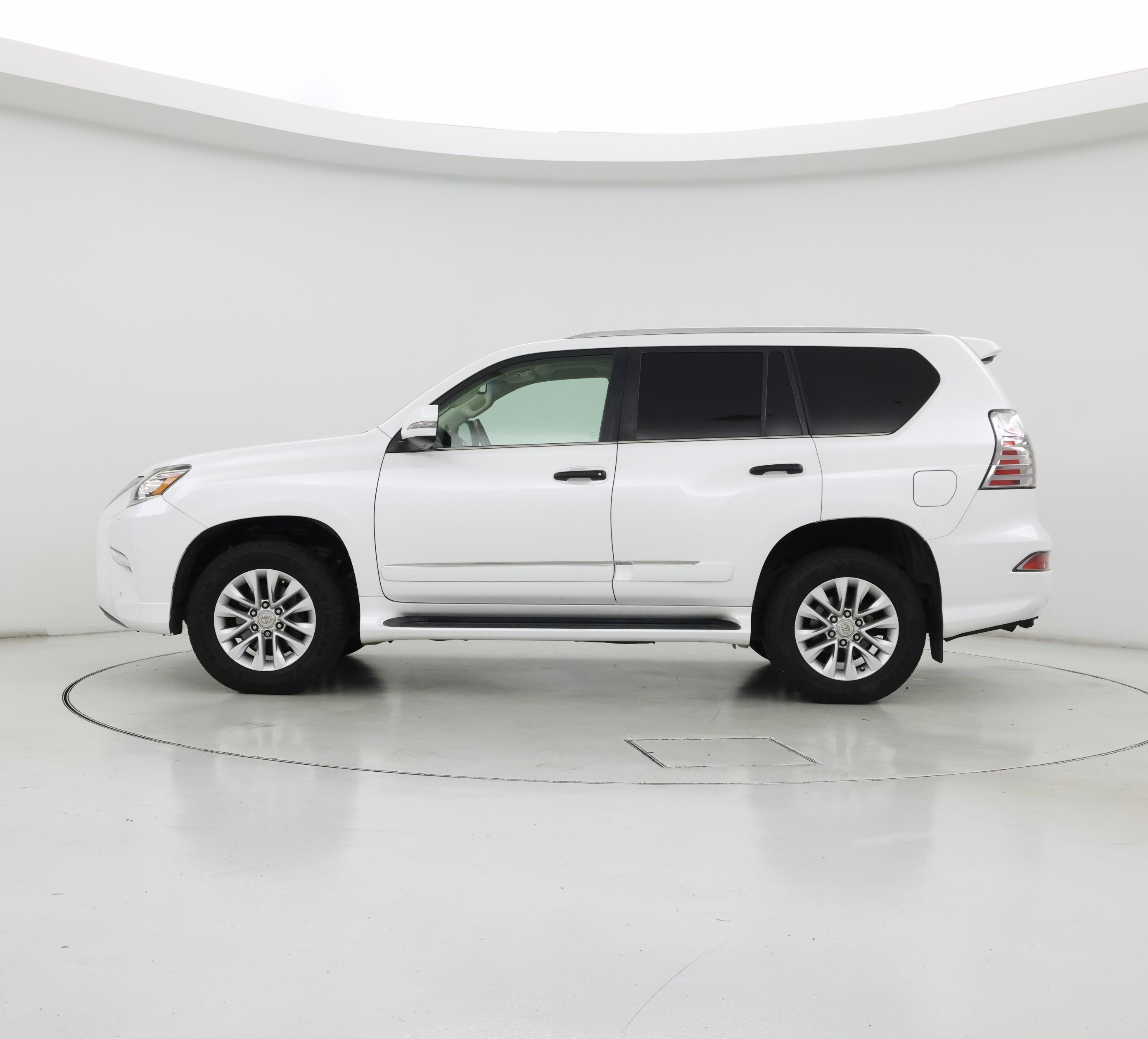 Thumbnail: 2016 Lexus GX - 3