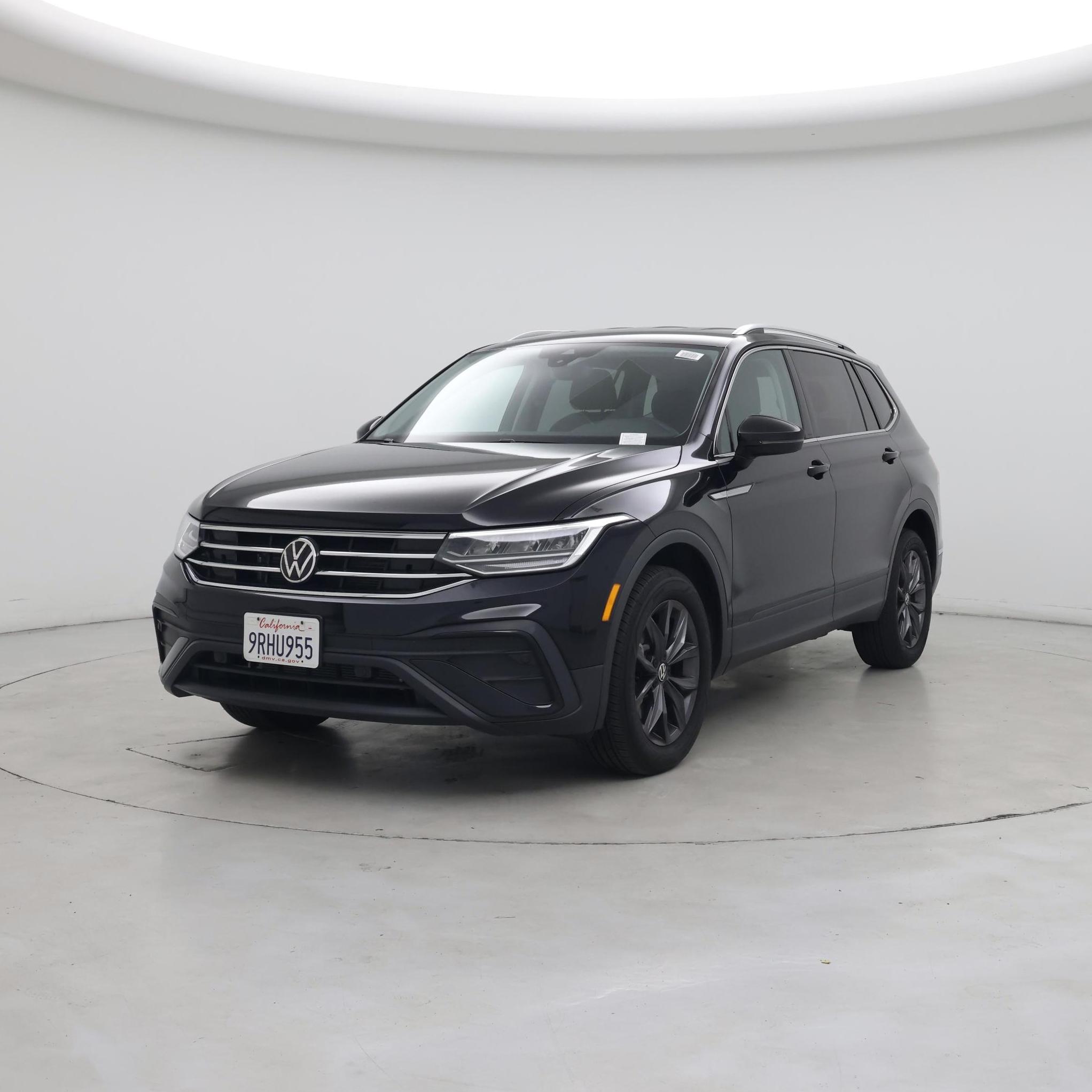 Thumbnail: 2023 Volkswagen Tiguan - 4