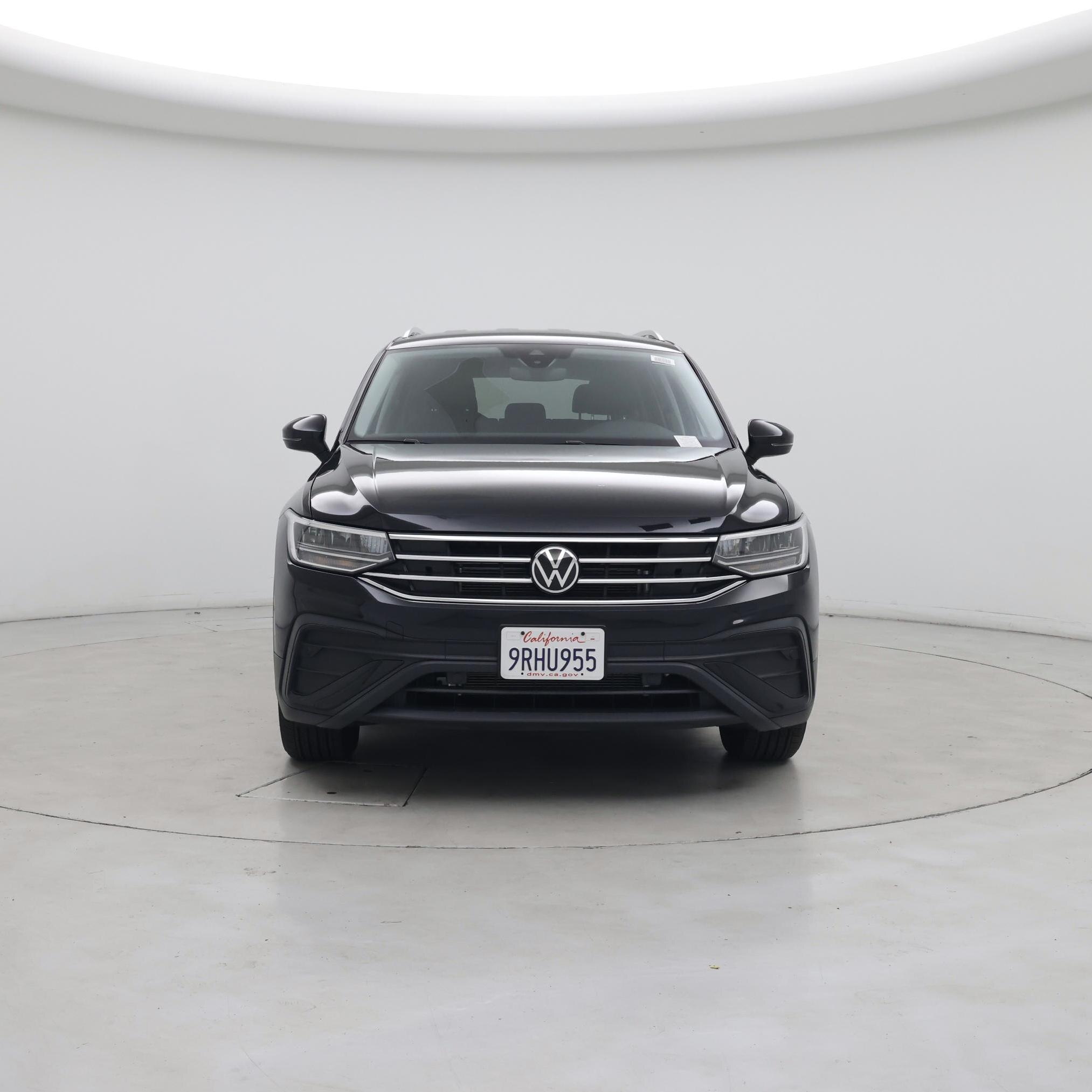 Thumbnail: 2023 Volkswagen Tiguan - 5