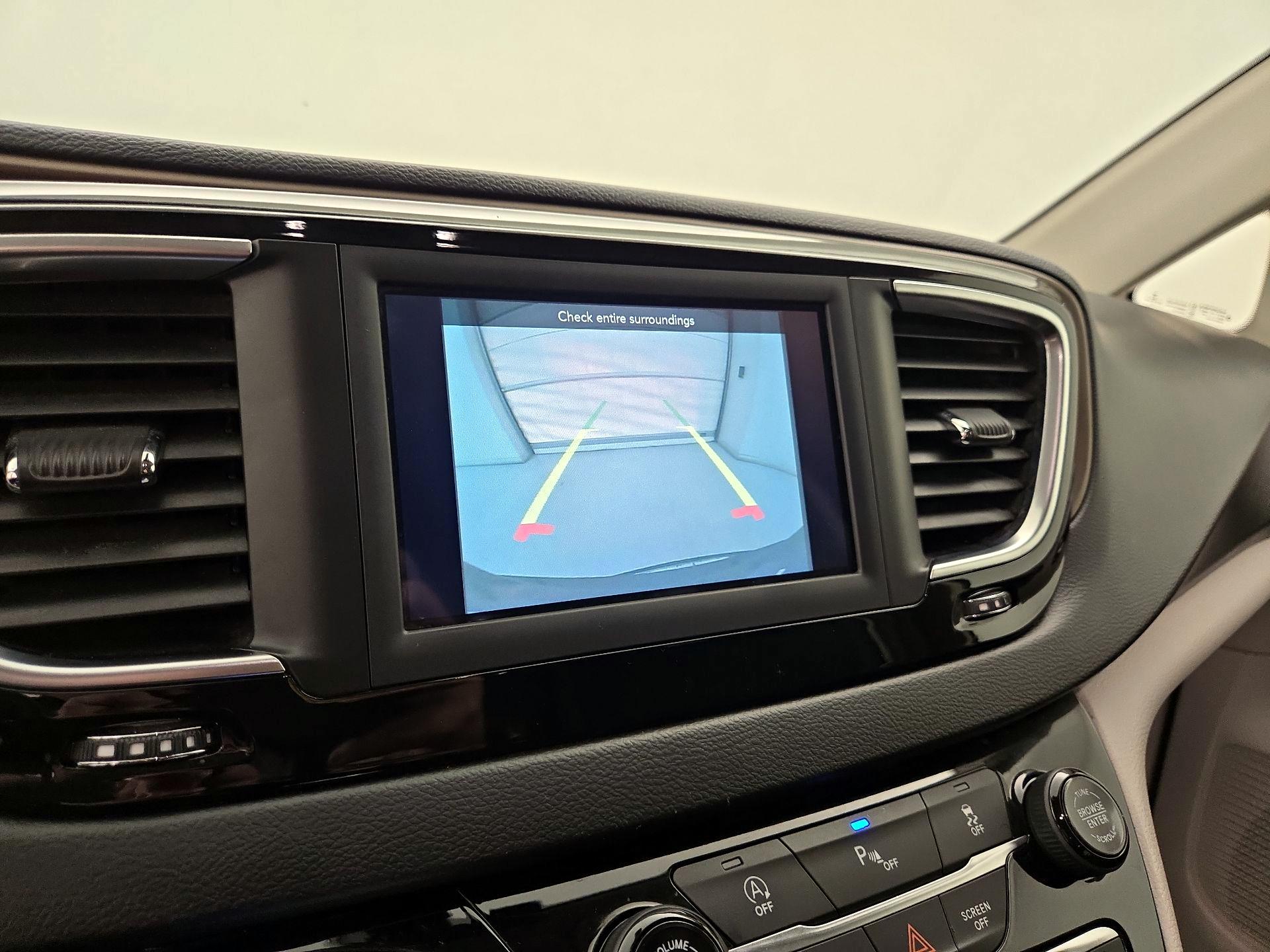 Thumbnail: 2019 Chrysler Pacifica - 14