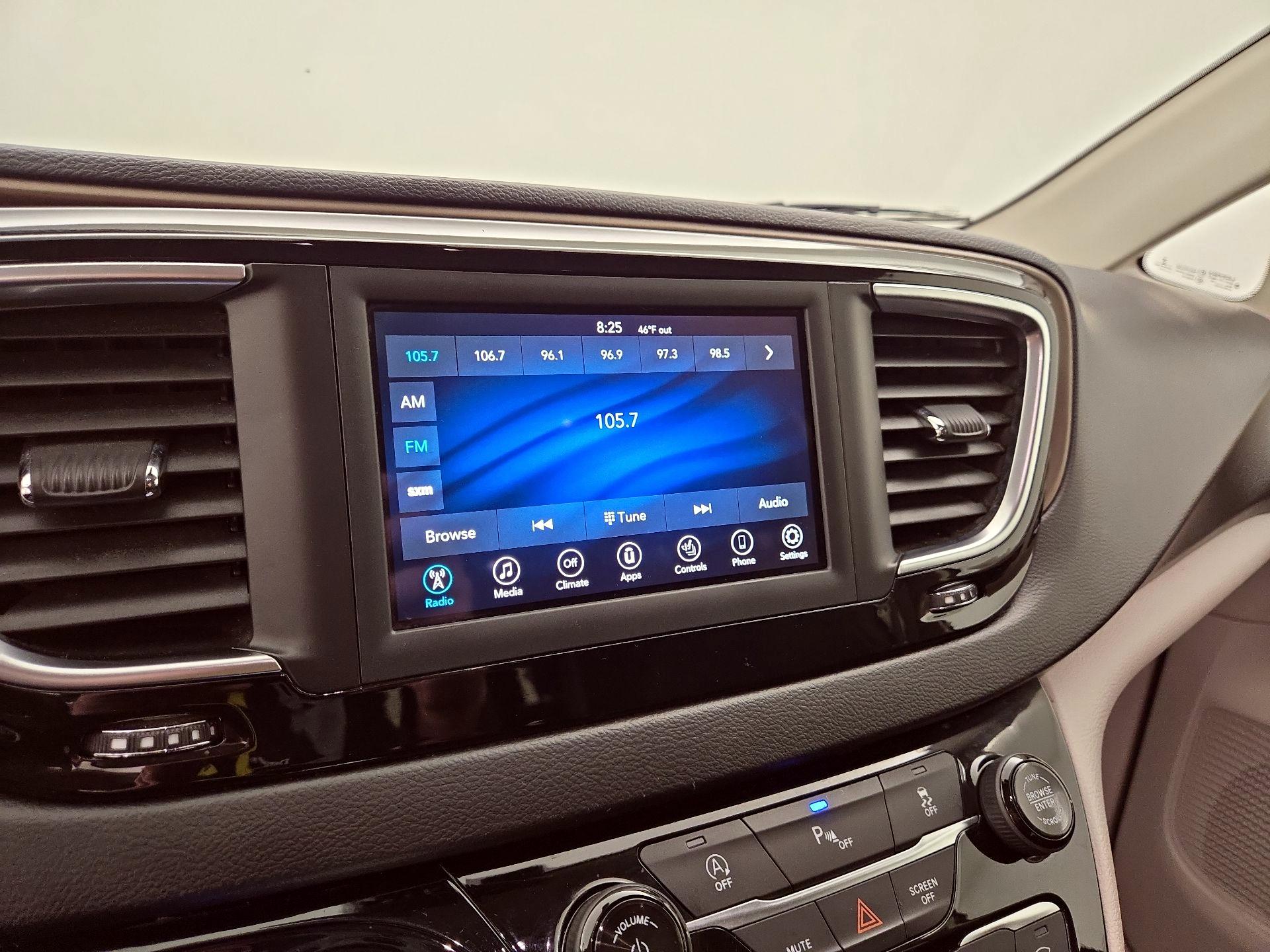 Thumbnail: 2019 Chrysler Pacifica - 15