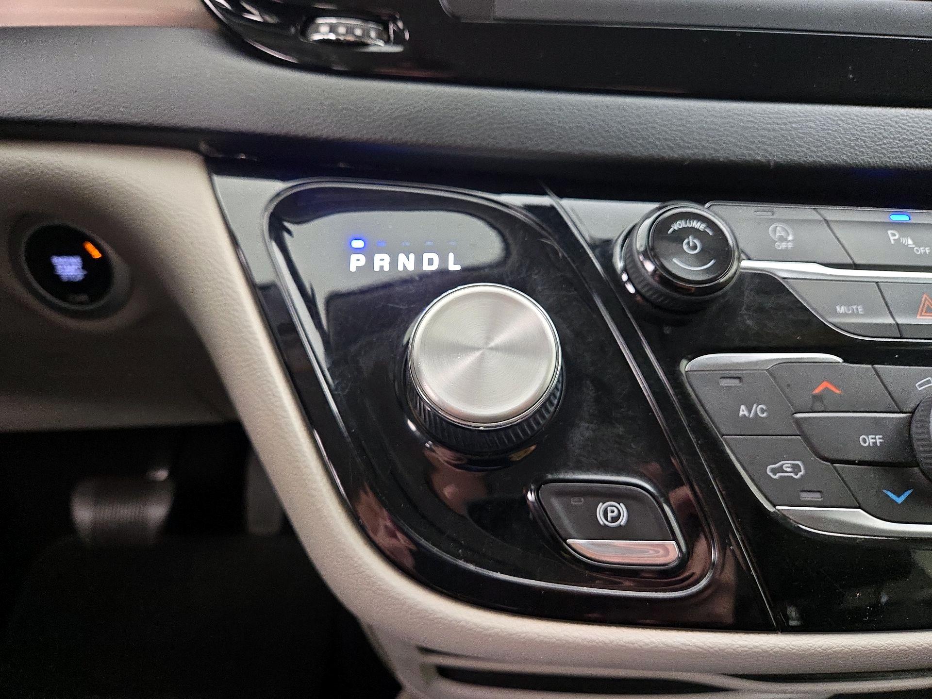 Thumbnail: 2019 Chrysler Pacifica - 17