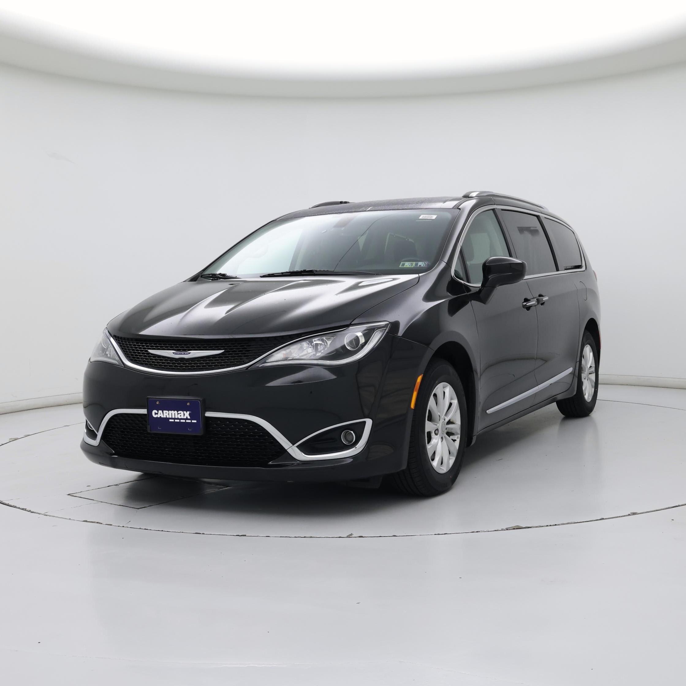 Thumbnail: 2019 Chrysler Pacifica - 4