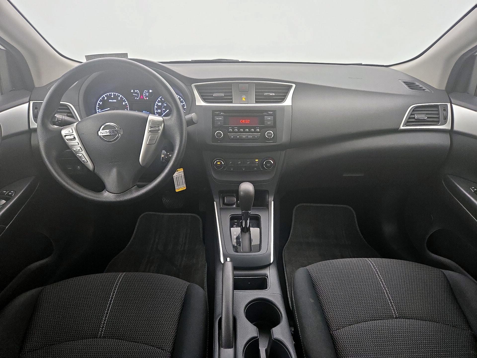 Thumbnail: 2016 Nissan Sentra - 9