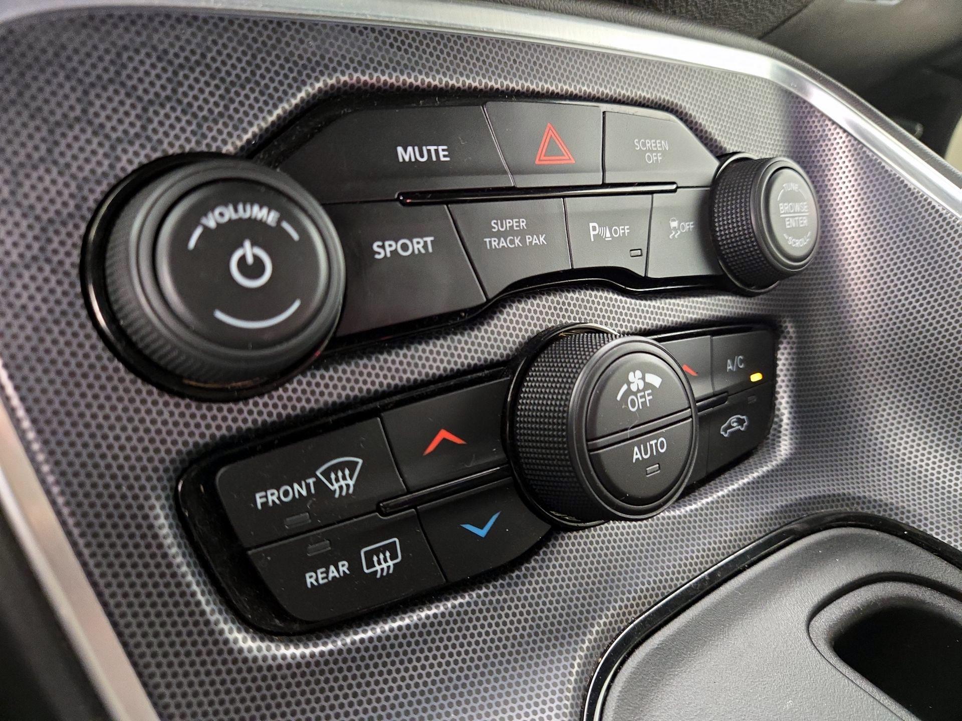 Thumbnail: 2018 Dodge Challenger - 16