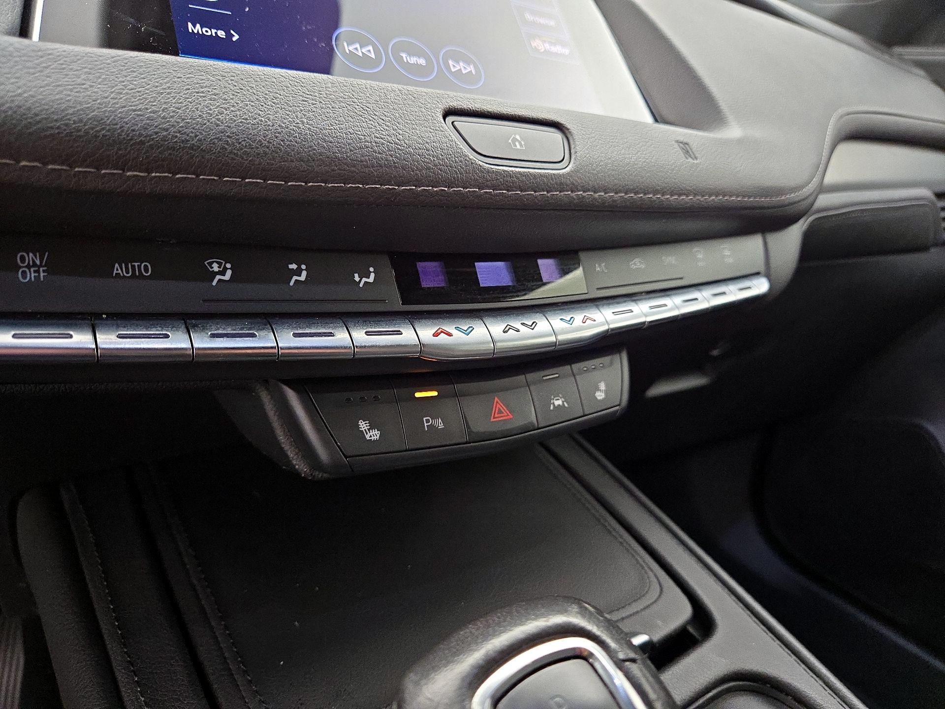 Thumbnail: 2019 Cadillac XT4 - 17