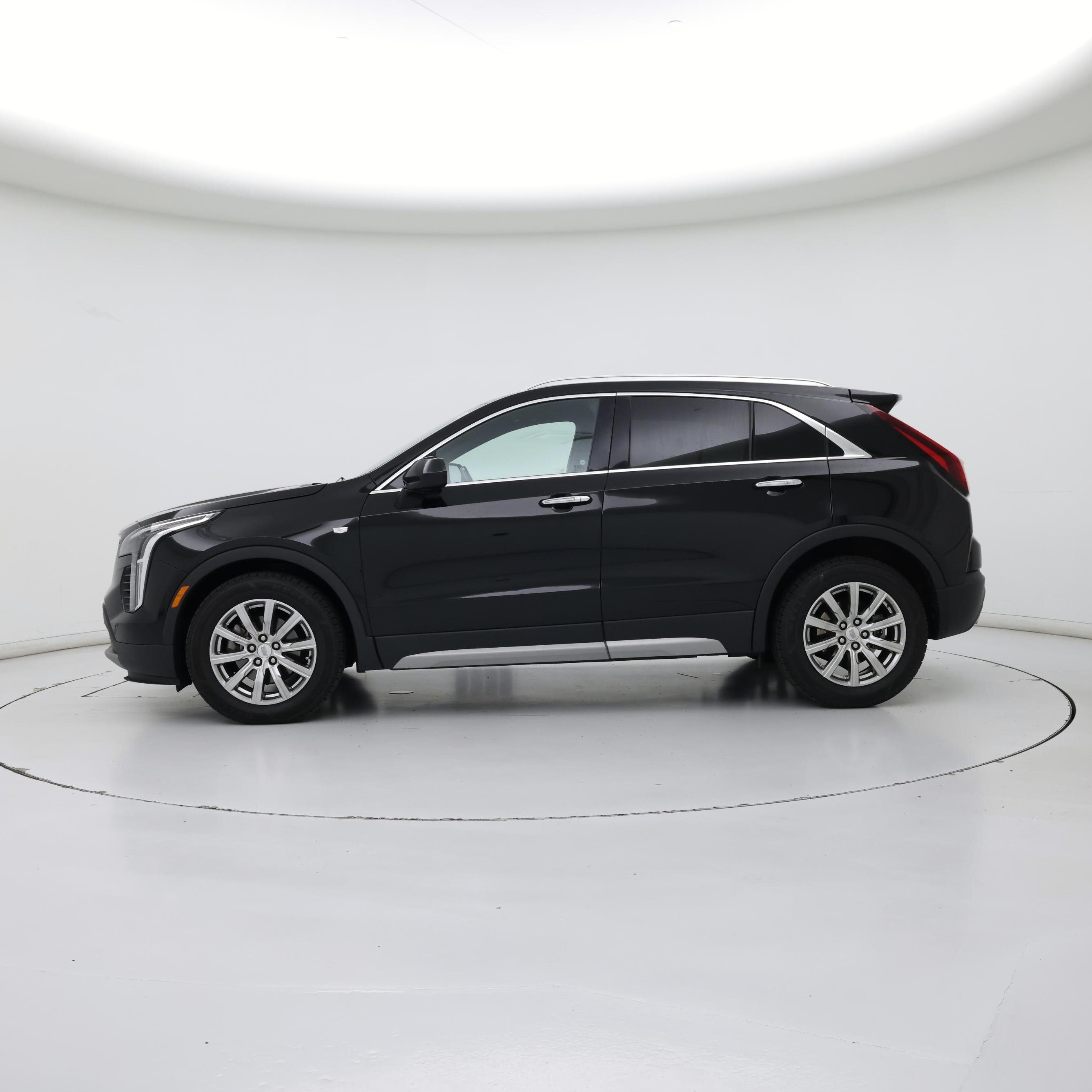 Thumbnail: 2019 Cadillac XT4 - 3
