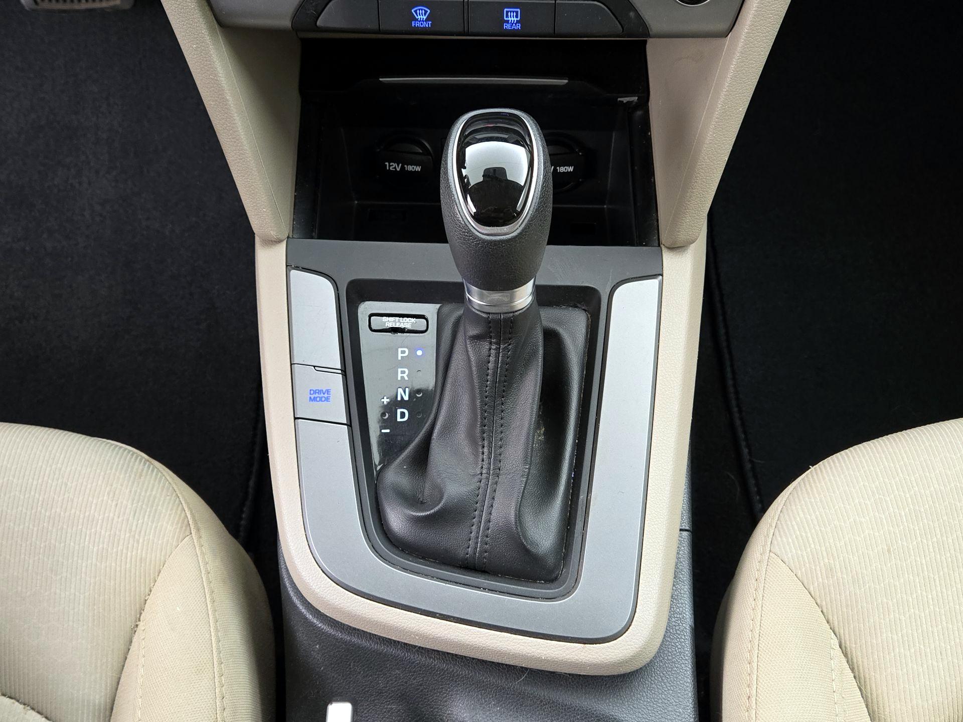 Thumbnail: 2018 Hyundai Elantra - 16