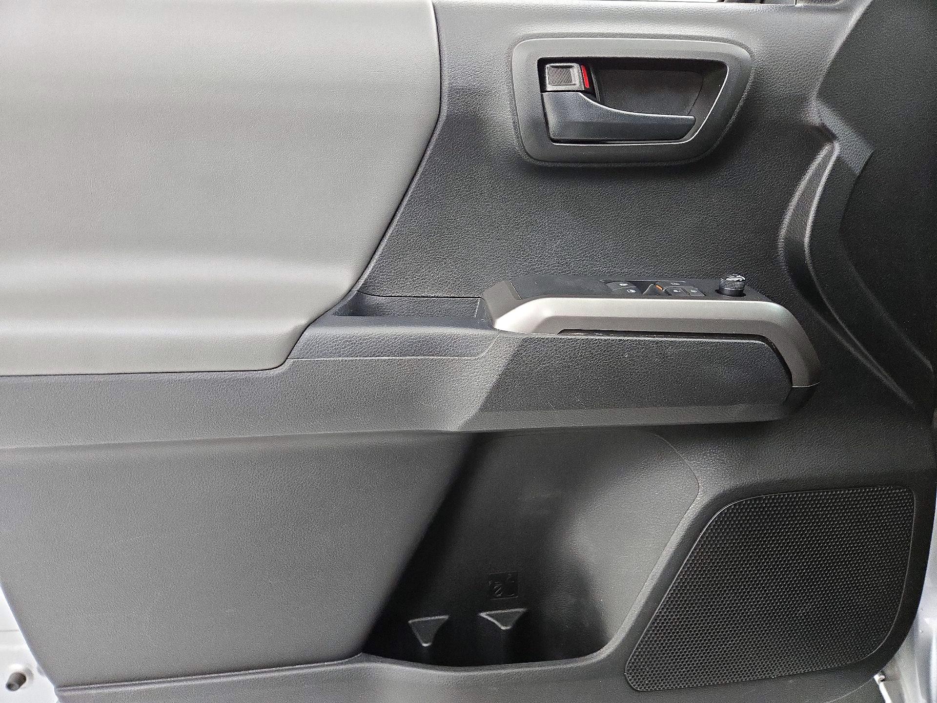 Thumbnail: 2022 Toyota Tacoma - 12