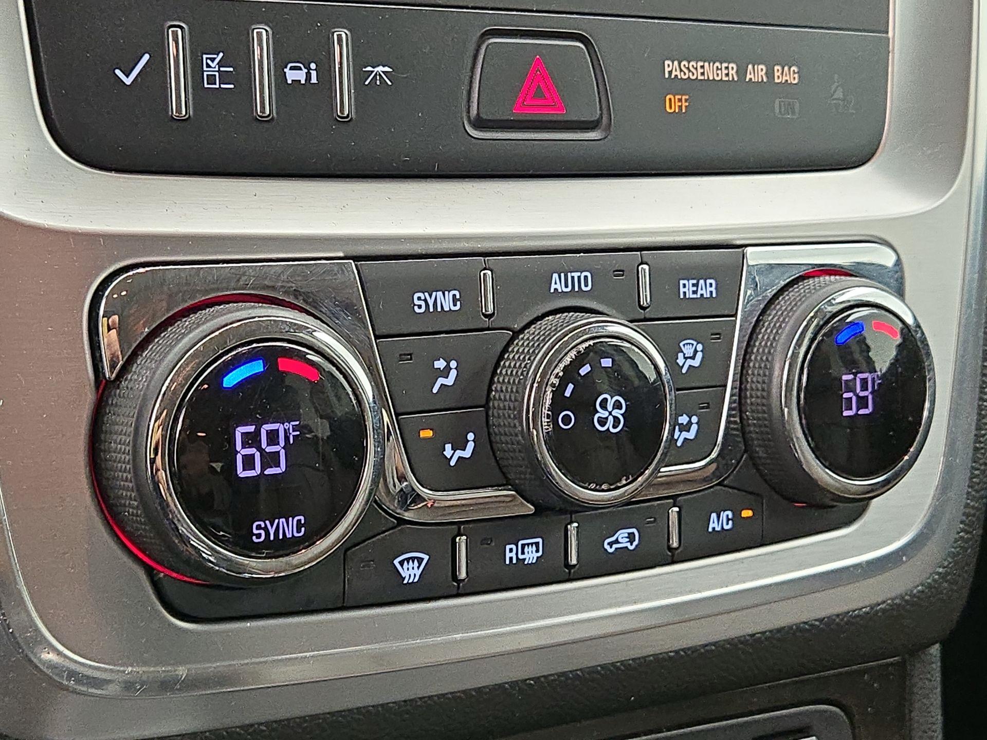 Thumbnail: 2015 GMC Acadia - 16