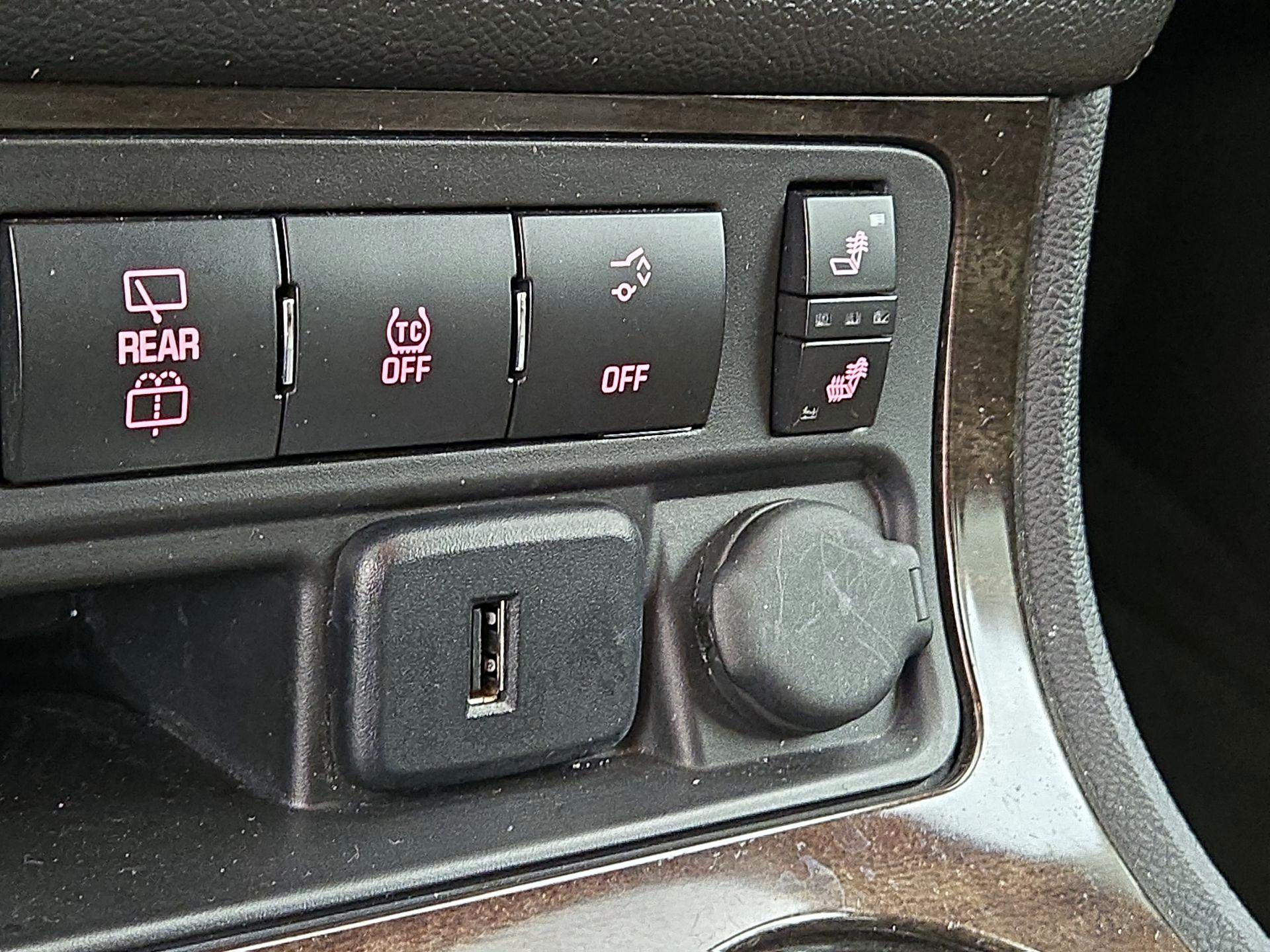 Thumbnail: 2015 GMC Acadia - 18