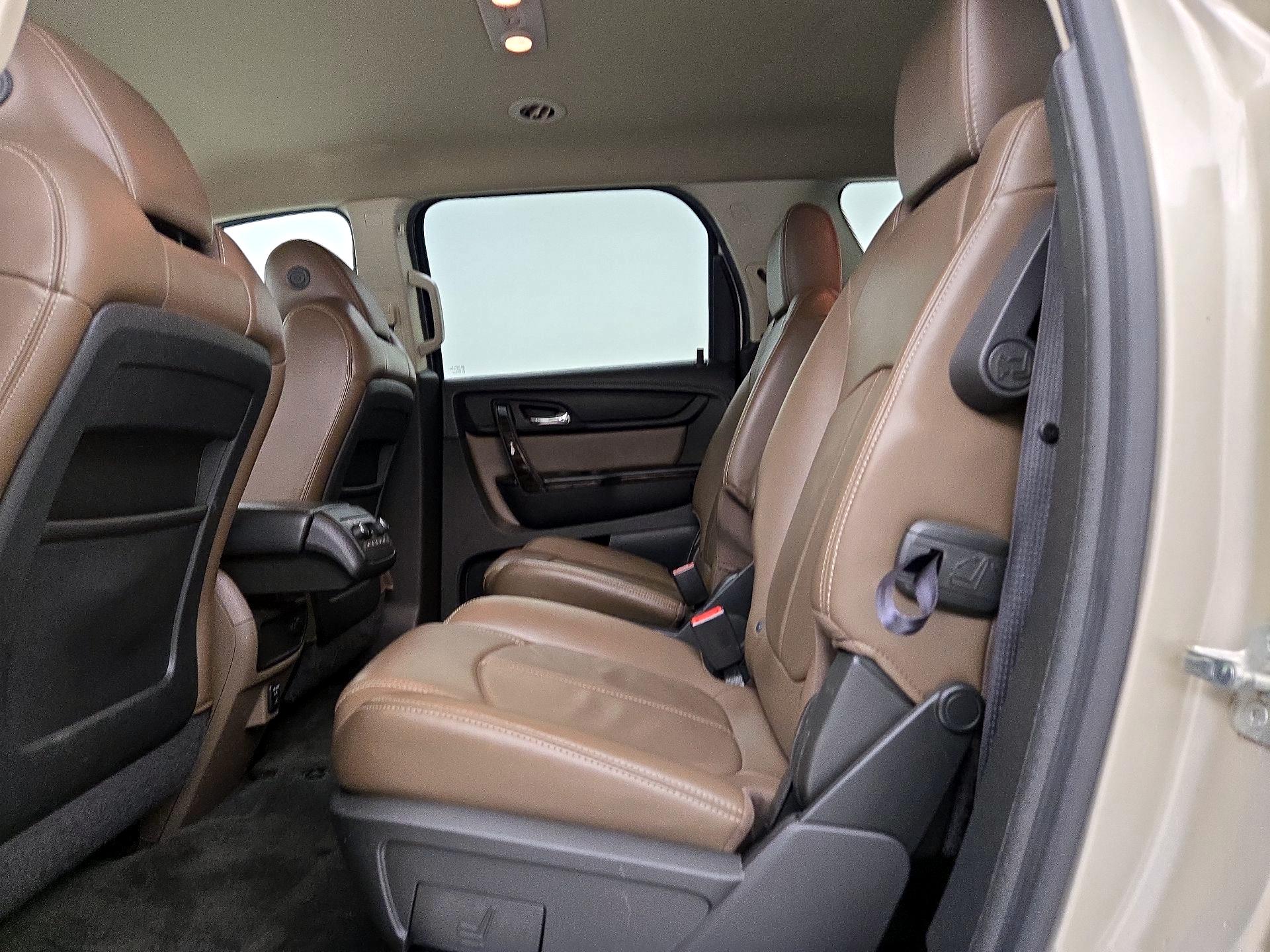 Thumbnail: 2015 GMC Acadia - 19