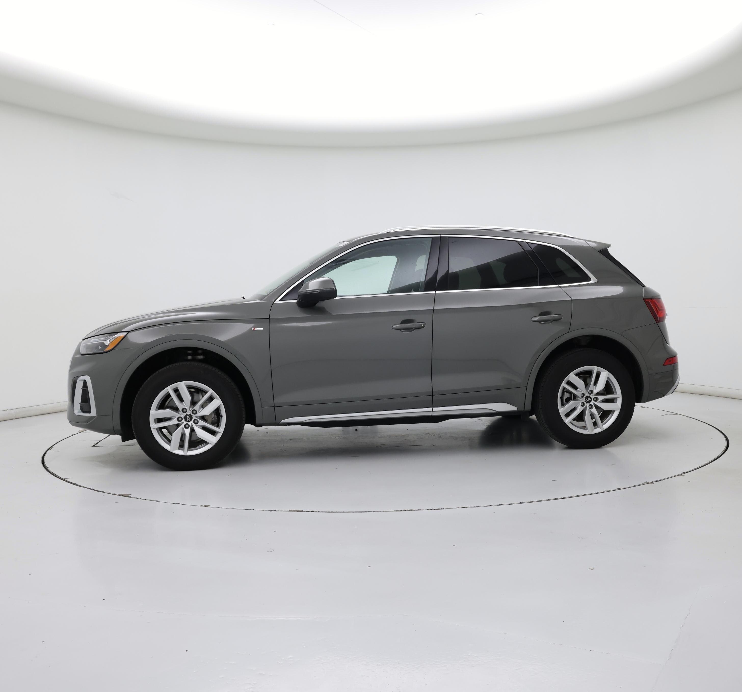Thumbnail: 2023 Audi Q5 - 3
