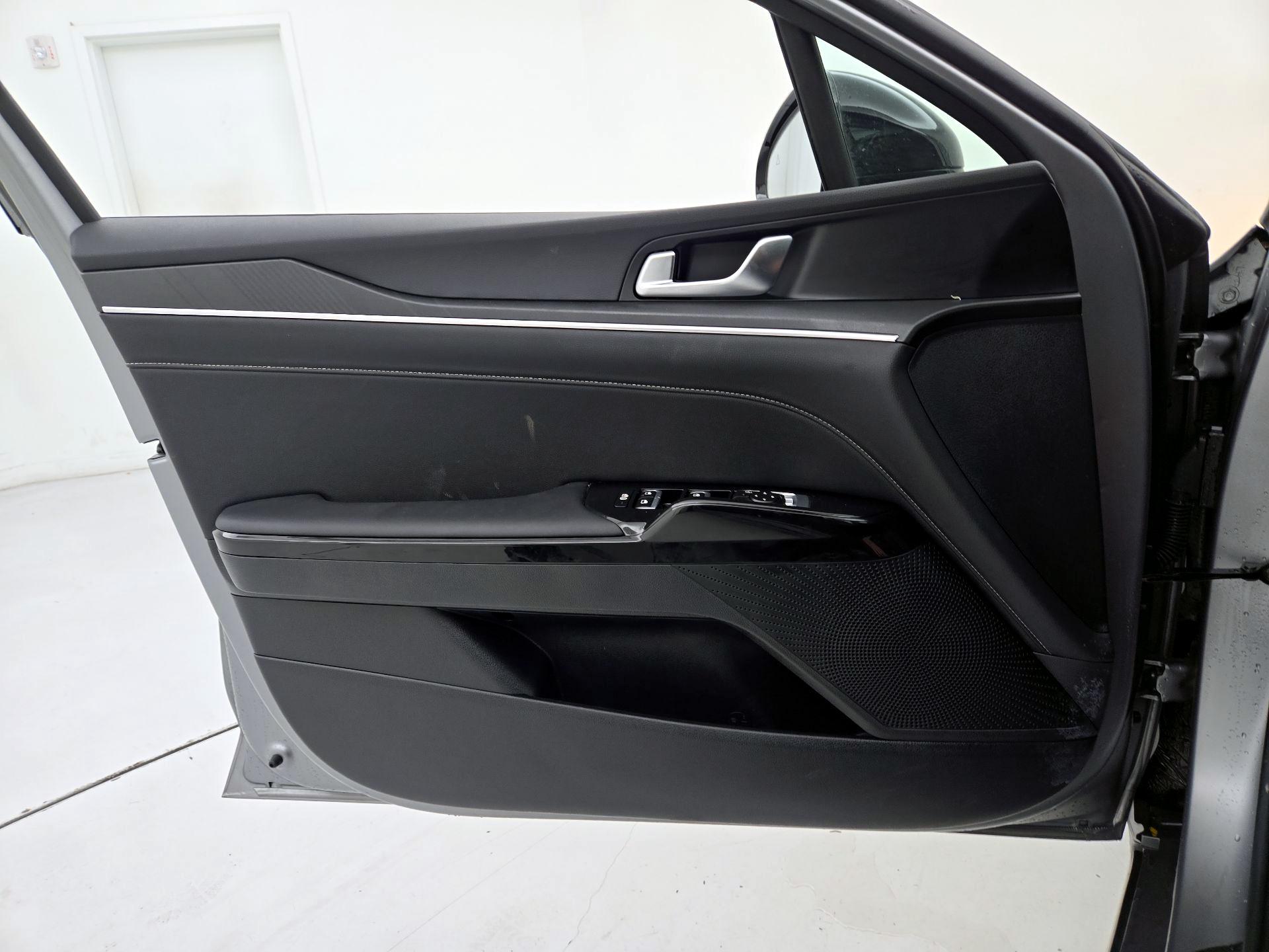 Thumbnail: 2025 Kia K5 - 12