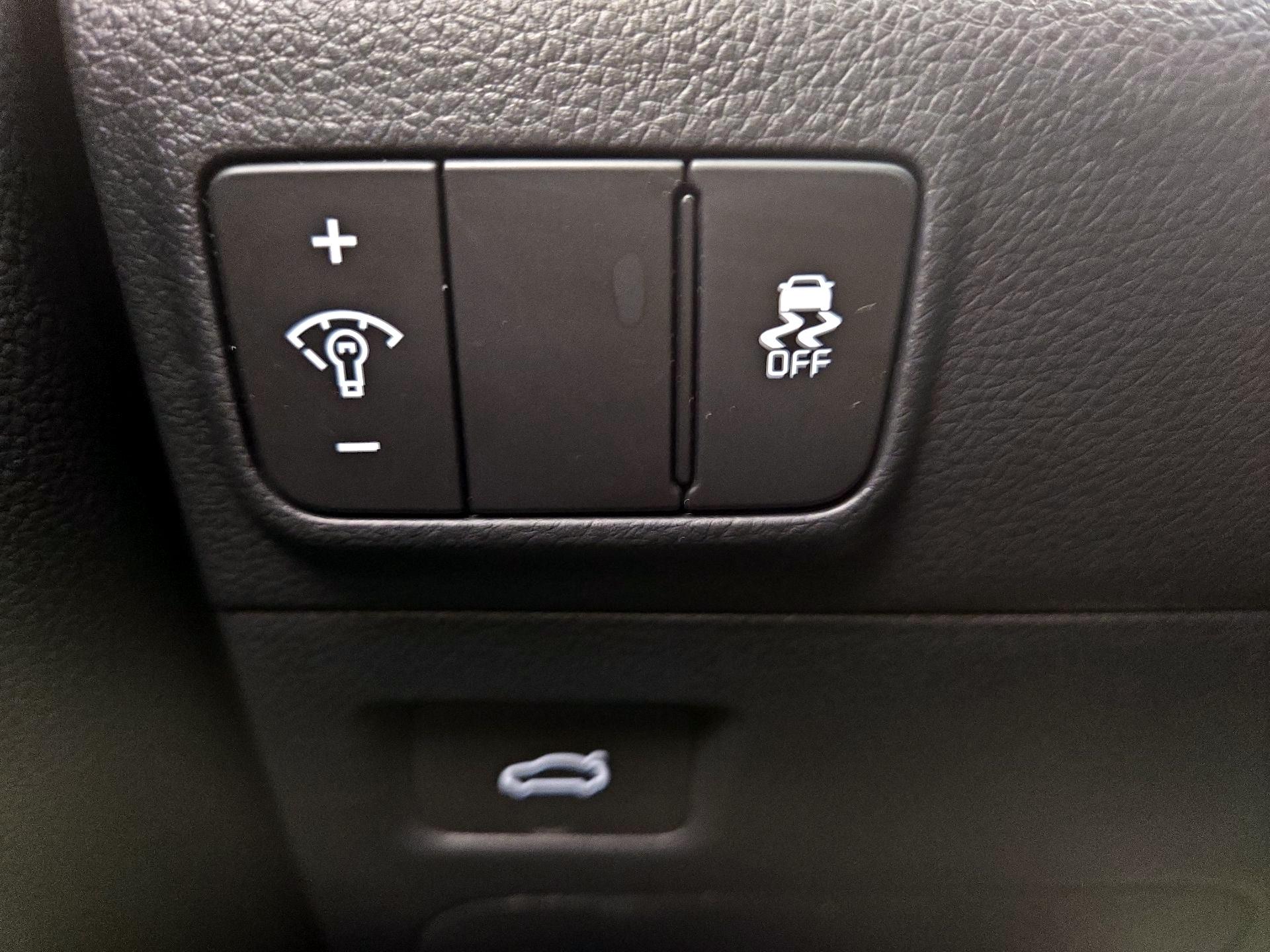 Thumbnail: 2025 Kia K5 - 13