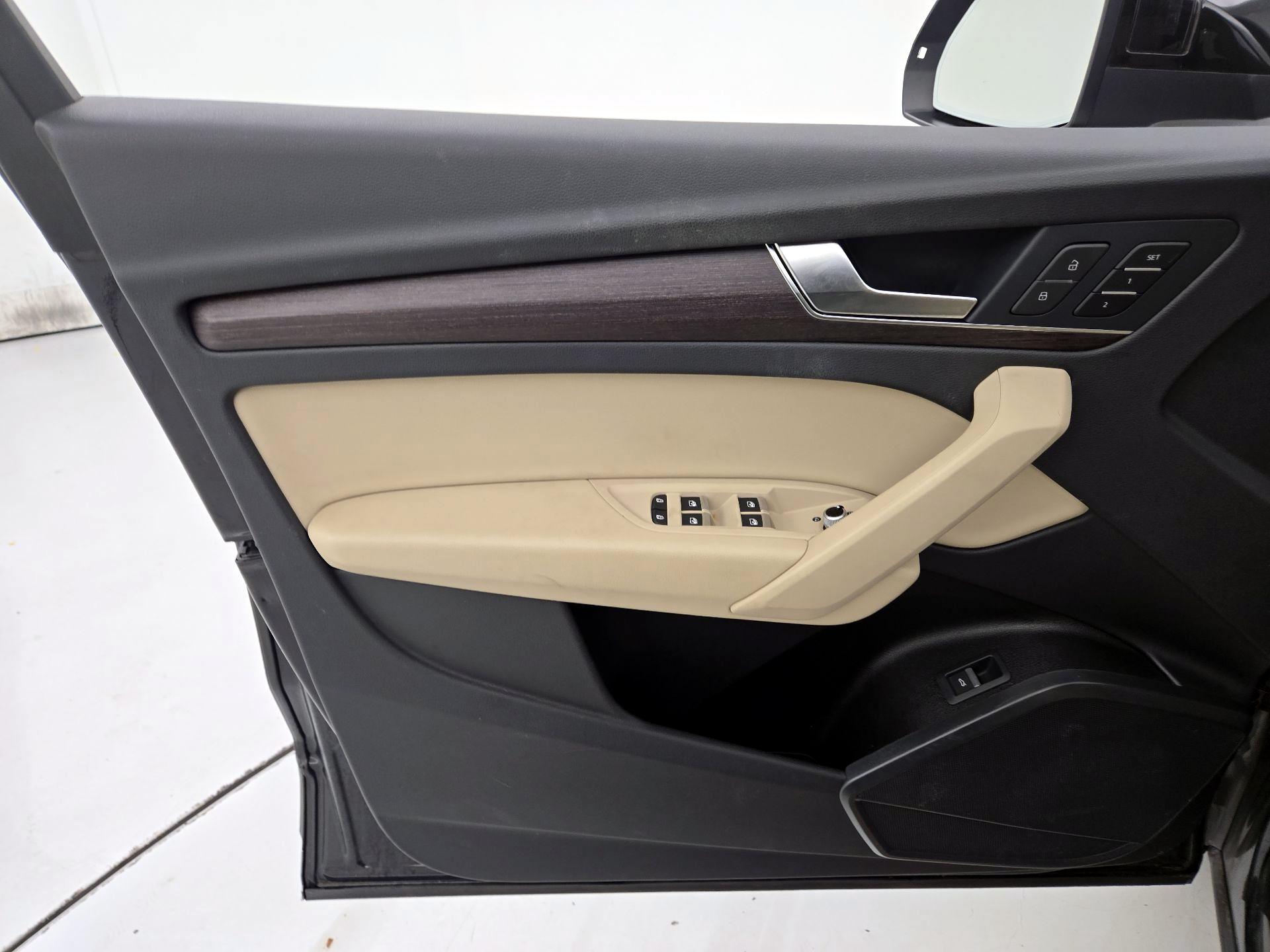 Thumbnail: 2022 Audi Q5 - 12