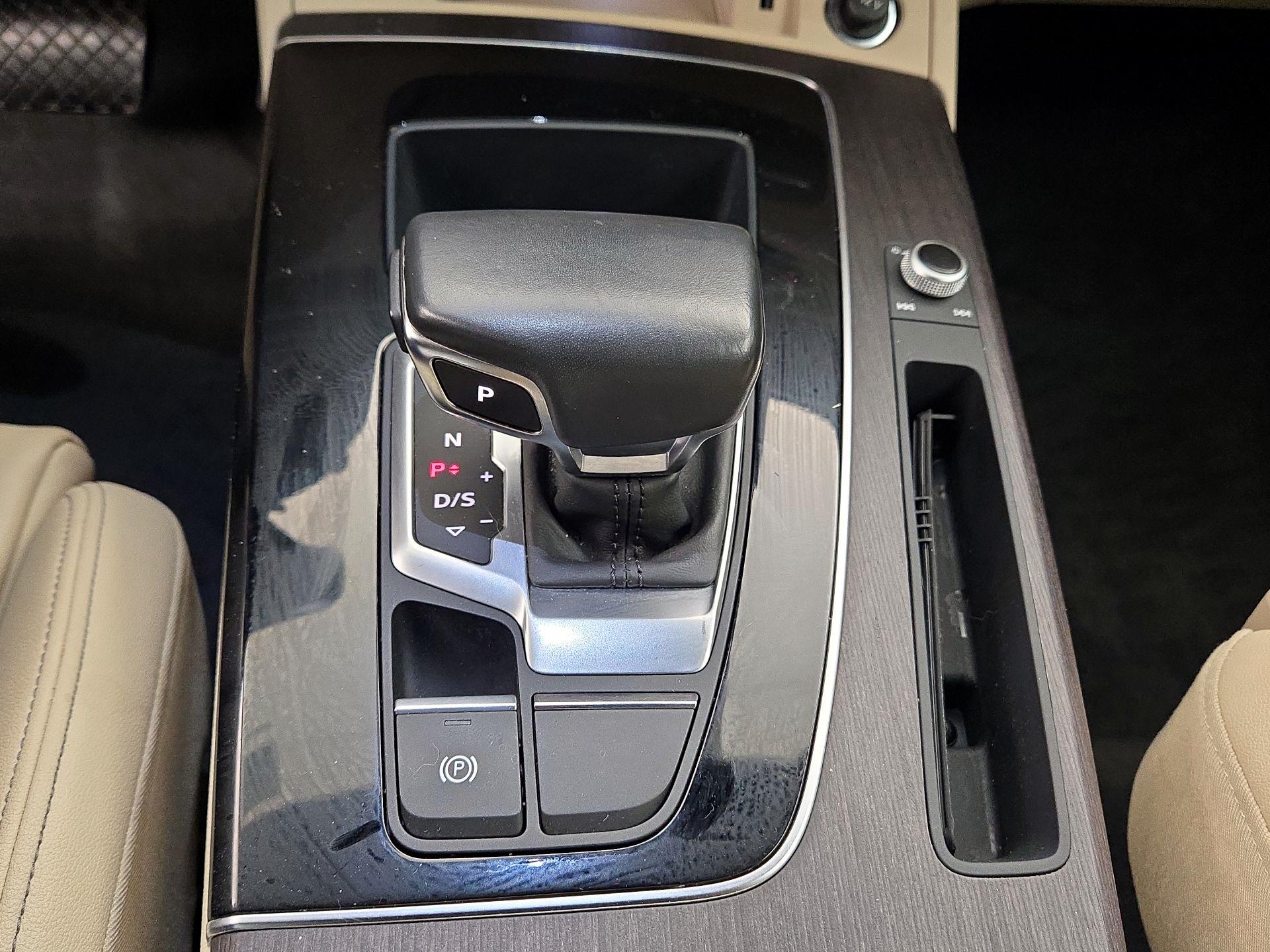 Thumbnail: 2022 Audi Q5 - 17