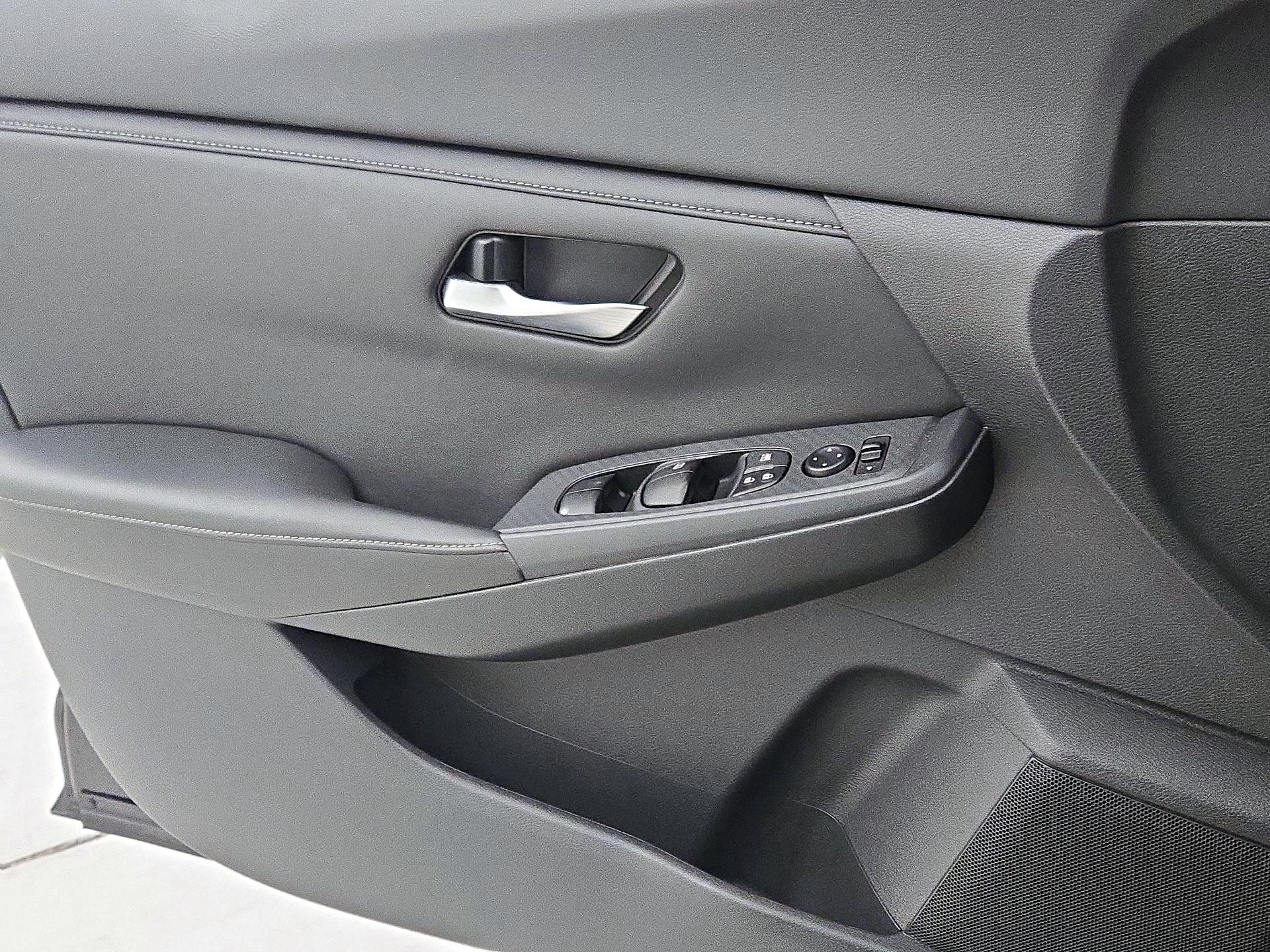 Thumbnail: 2021 Nissan Sentra - 12