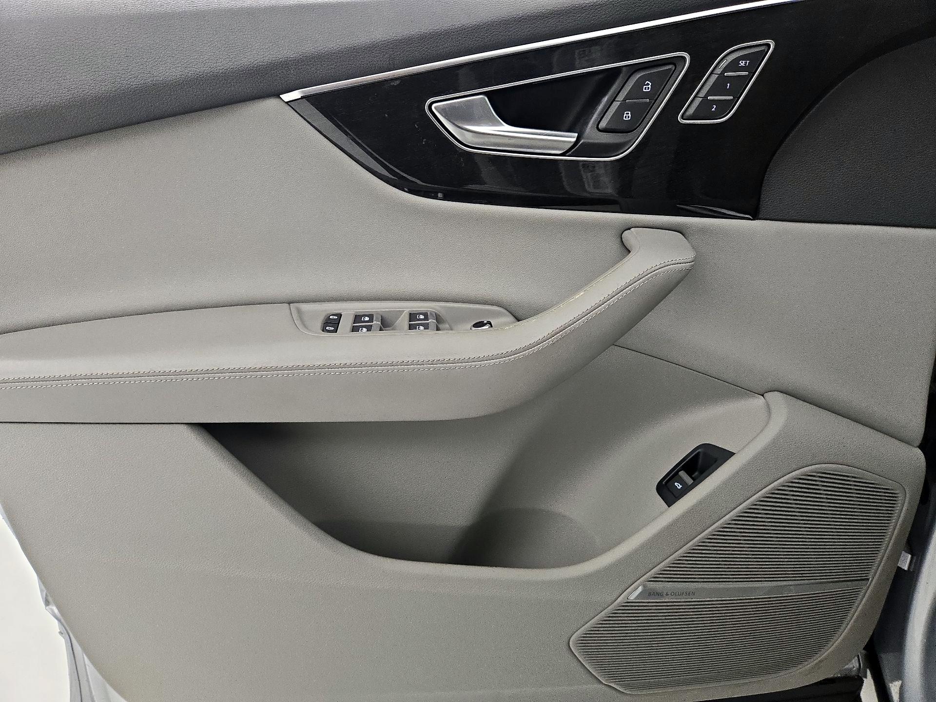 Thumbnail: 2021 Audi Q7 - 12