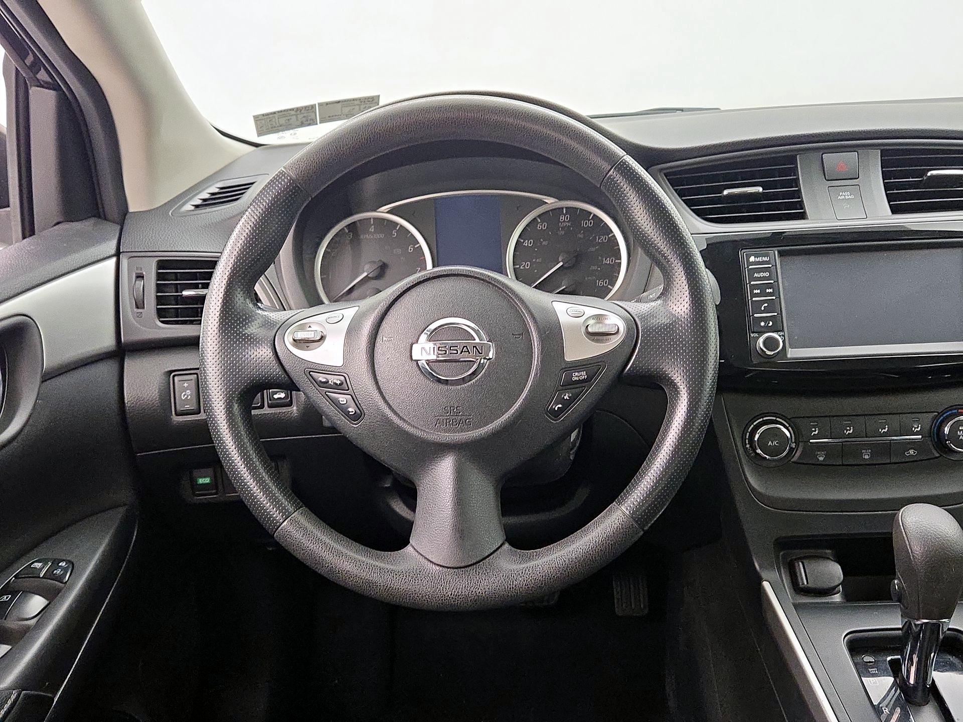 Thumbnail: 2019 Nissan Sentra - 10